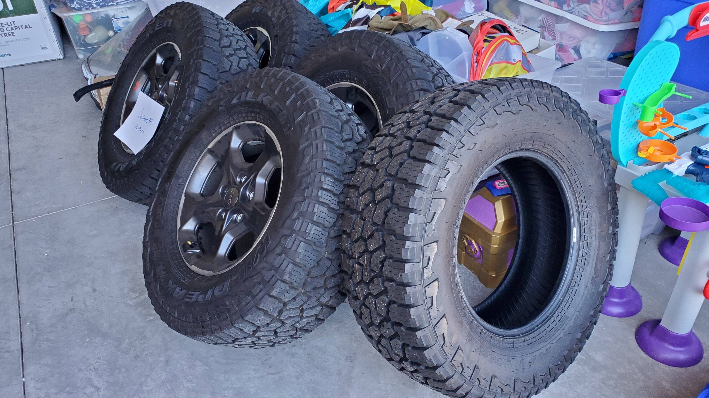 Jeep Gladiator (4) 2023 Rubicon JT Stock Wheels and (5) Wildpeak AT 285/70R17 - Less than 500 mi 20231209_121603