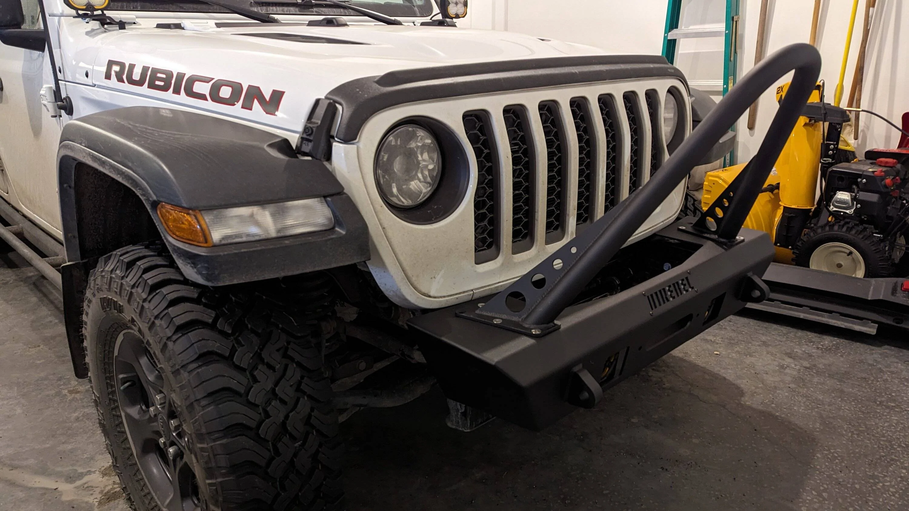Jeep Gladiator Alaska Daily Drivers: Hydro Blue 80A and Bright White JTR PXL_20231209_220211765