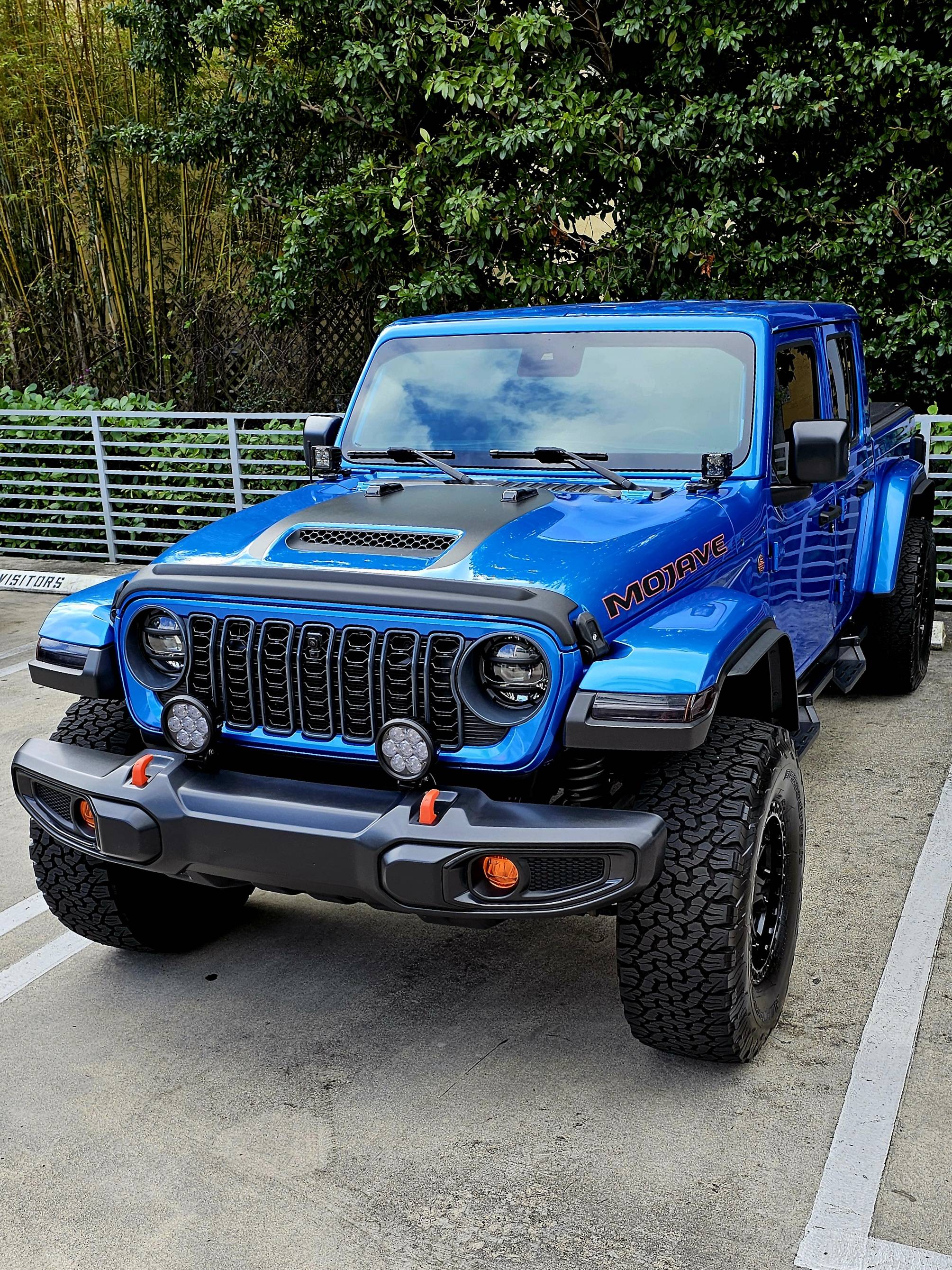 Jeep Gladiator Updated 2024+ grille installed on my 2020 JT (temperature readings added) 20231209_103738