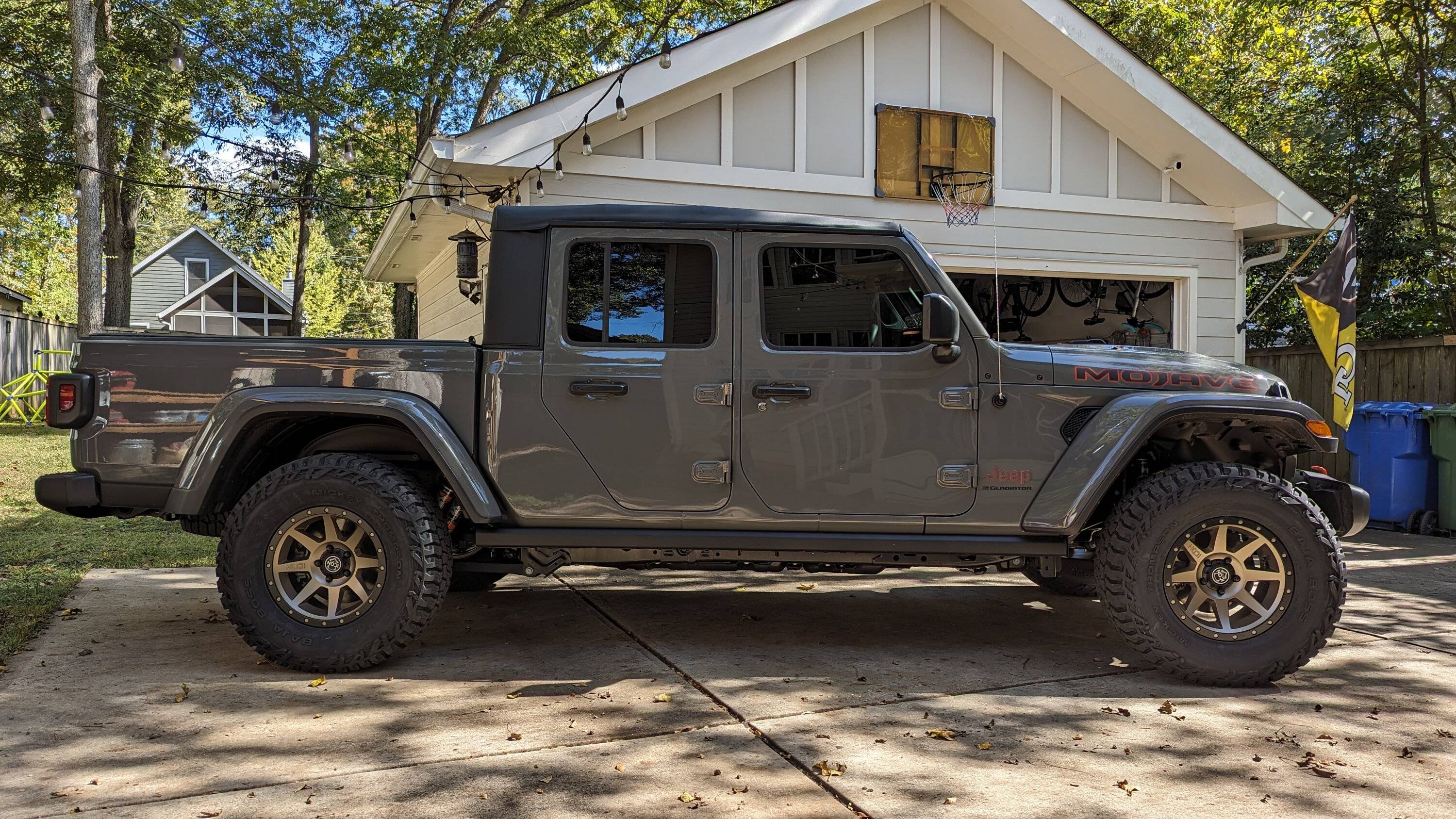 Jeep Gladiator Wheels with Sting Ray Color Gladiator? 1000006998