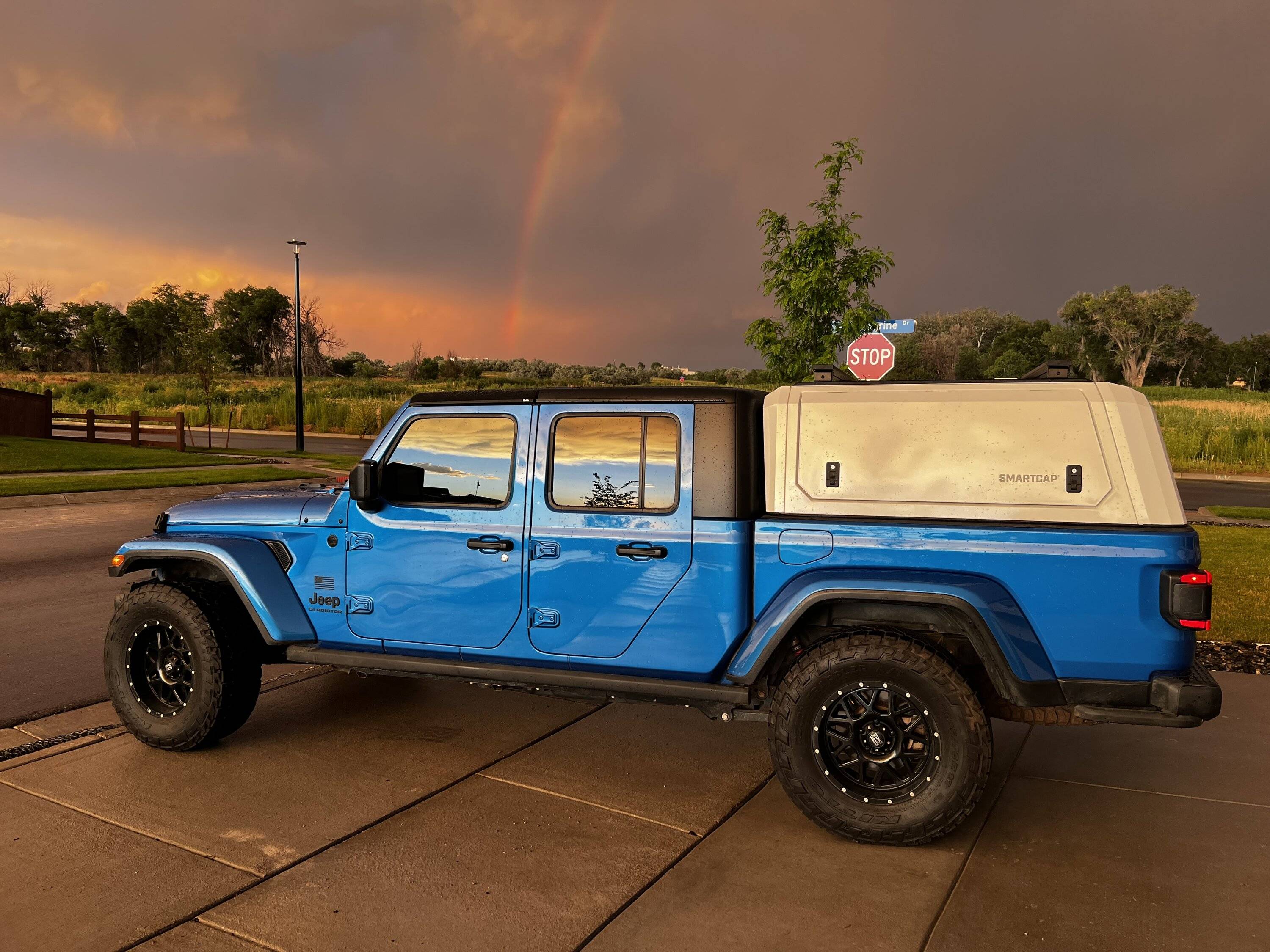 Jeep Gladiator Mopar M9C factory retro body graphics on my Gladiator. Anyone else? IMG_3410