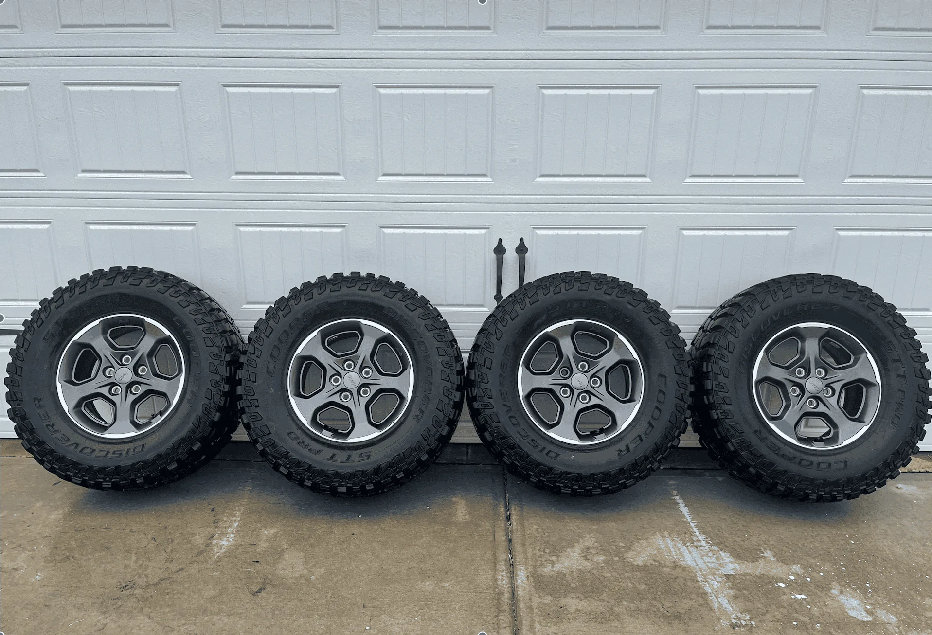 Jeep Gladiator 35 inch Cooper STT Pro tires (315/70/R17) on brand new Rubicon wheels Screen Shot 2023-12-12 at 11.17.53 AM