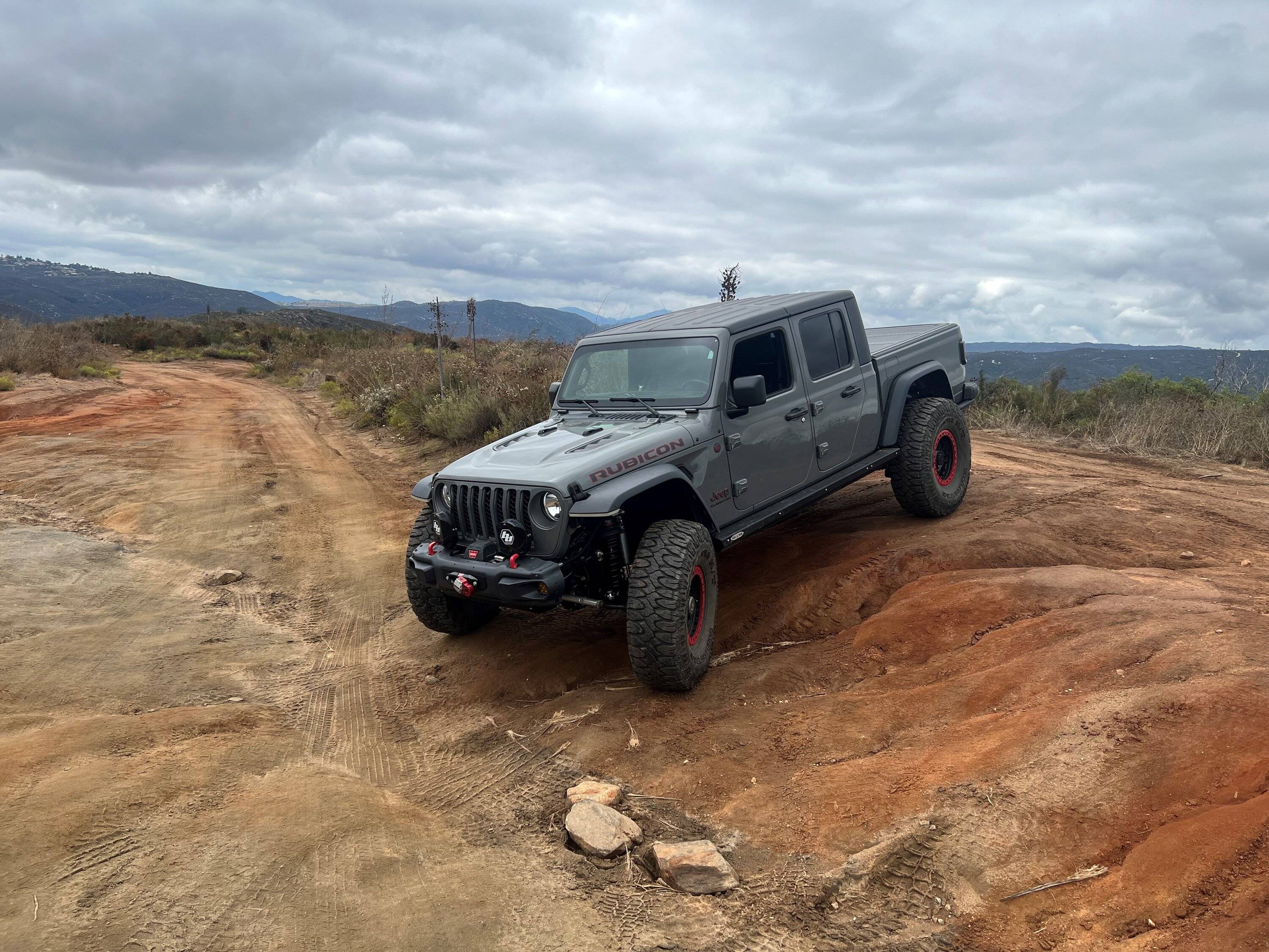 Jeep Gladiator Brand New 2023 Rubicon Ecodiesel want to run 37 need to regear to 4.11 or 4.56? side trail