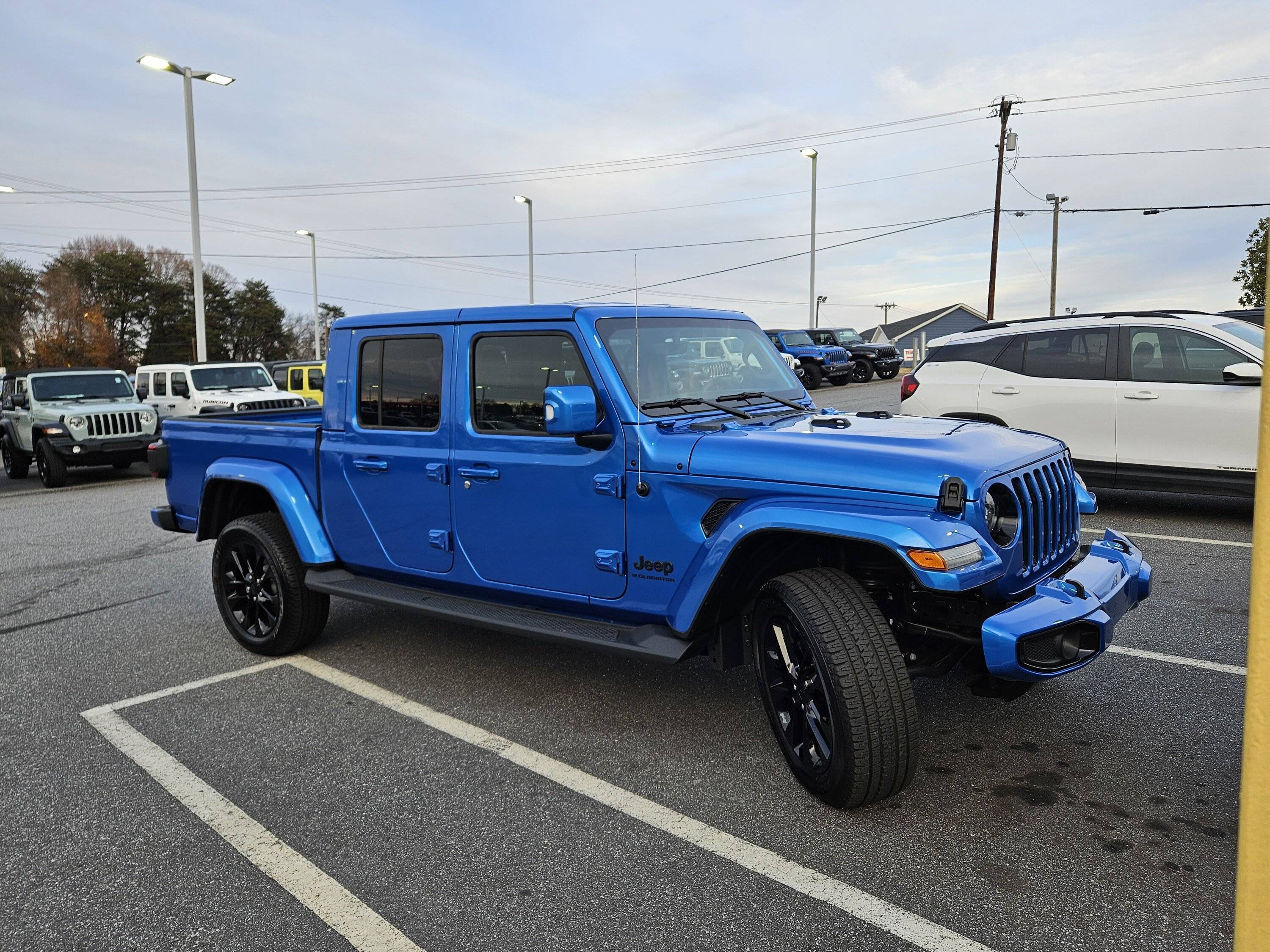 Jeep Gladiator Picked up the High Altitude last night 20231208_164514
