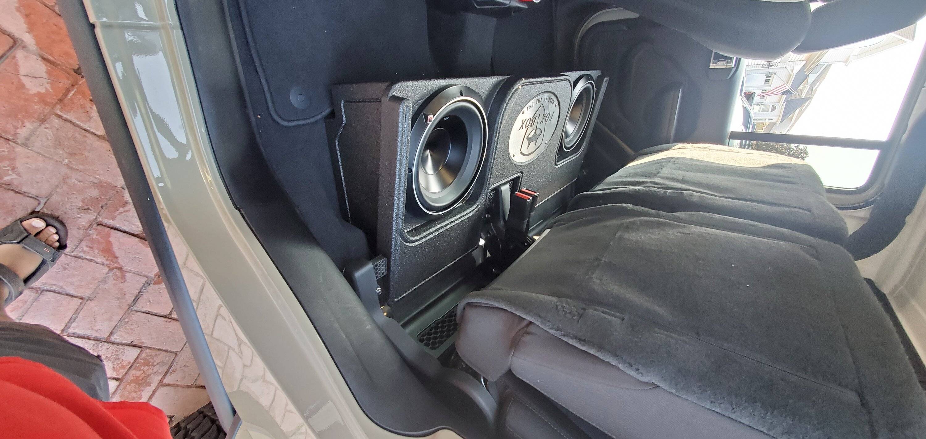 Jeep Gladiator Rockford Amps, Fox Box and Rockford DSP... JT7