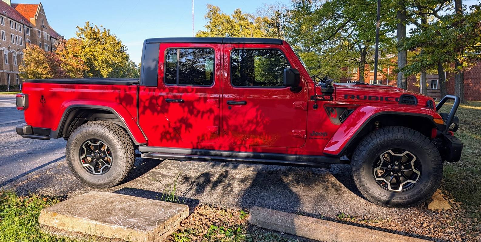 Jeep Gladiator Mopar 2" Lift - Fox vs. Bilstein Shocks PXL_20231017_220316919