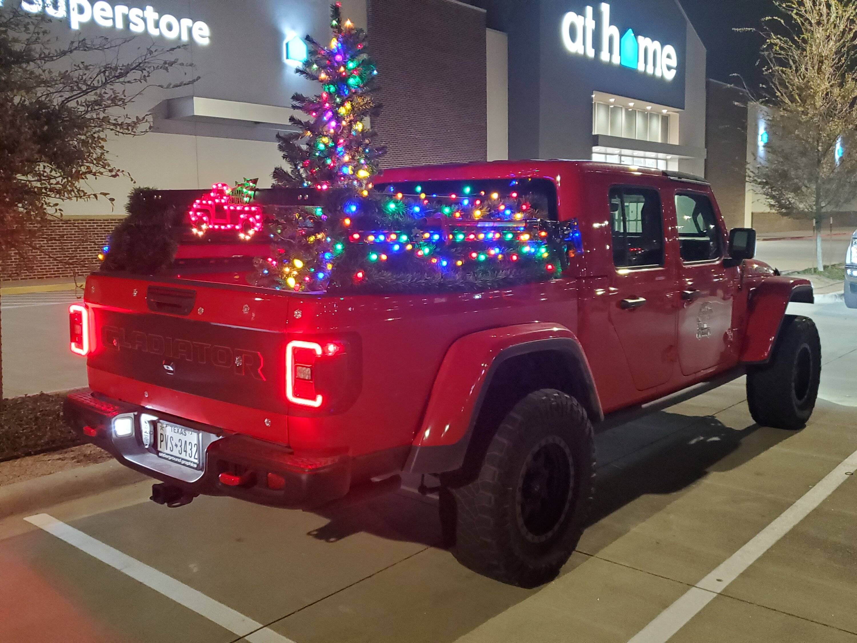 Jeep Gladiator Best Xmas Decoration Everrrrrrr 20211209_201652