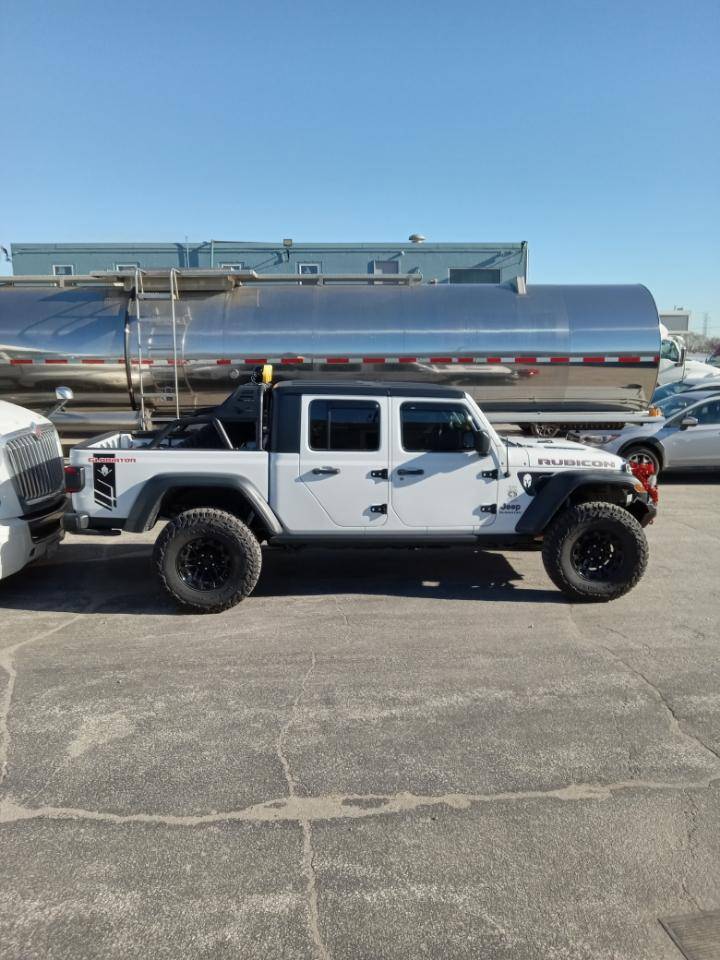 Jeep Gladiator I'm considering a roll bar in the bed. have one? show us! Resized_20231213_121655