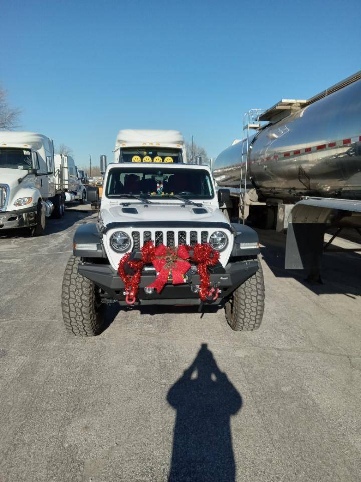 Jeep Gladiator I'm considering a roll bar in the bed. have one? show us! Resized_20231213_121709