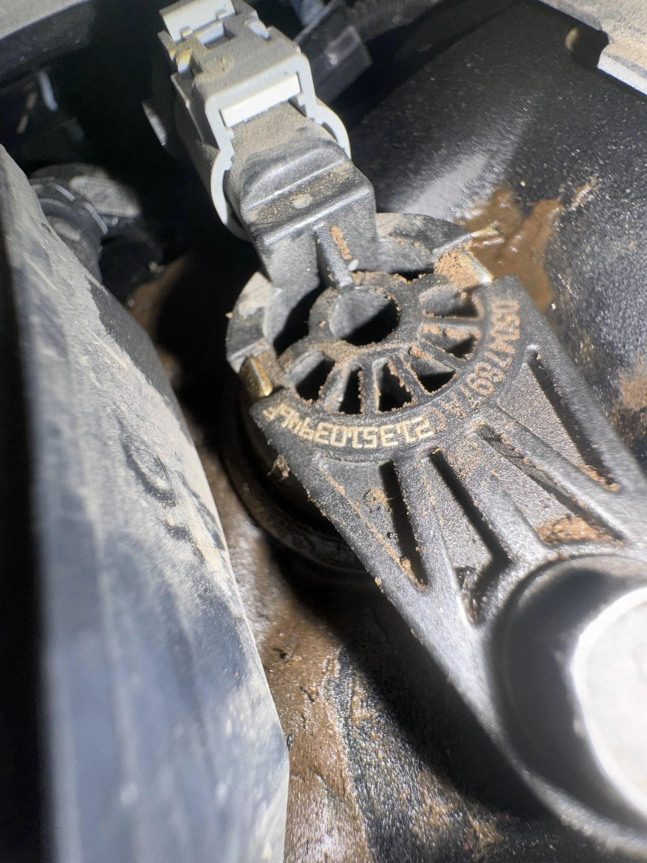 Jeep Gladiator Leak from valve cover - passenger side IMG_3209