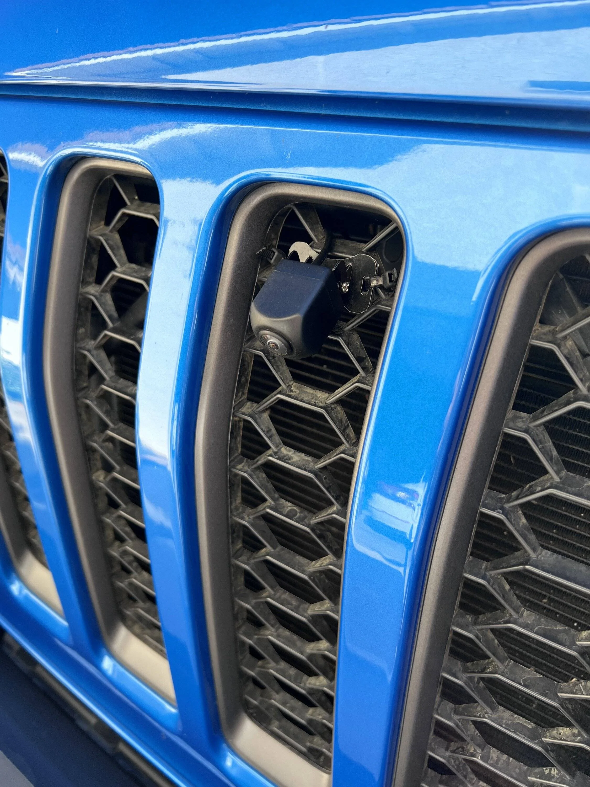 Jeep Gladiator Added Trail Cam with Garmin Tread and 813 Fabrication Dead Pedal IMG_1191