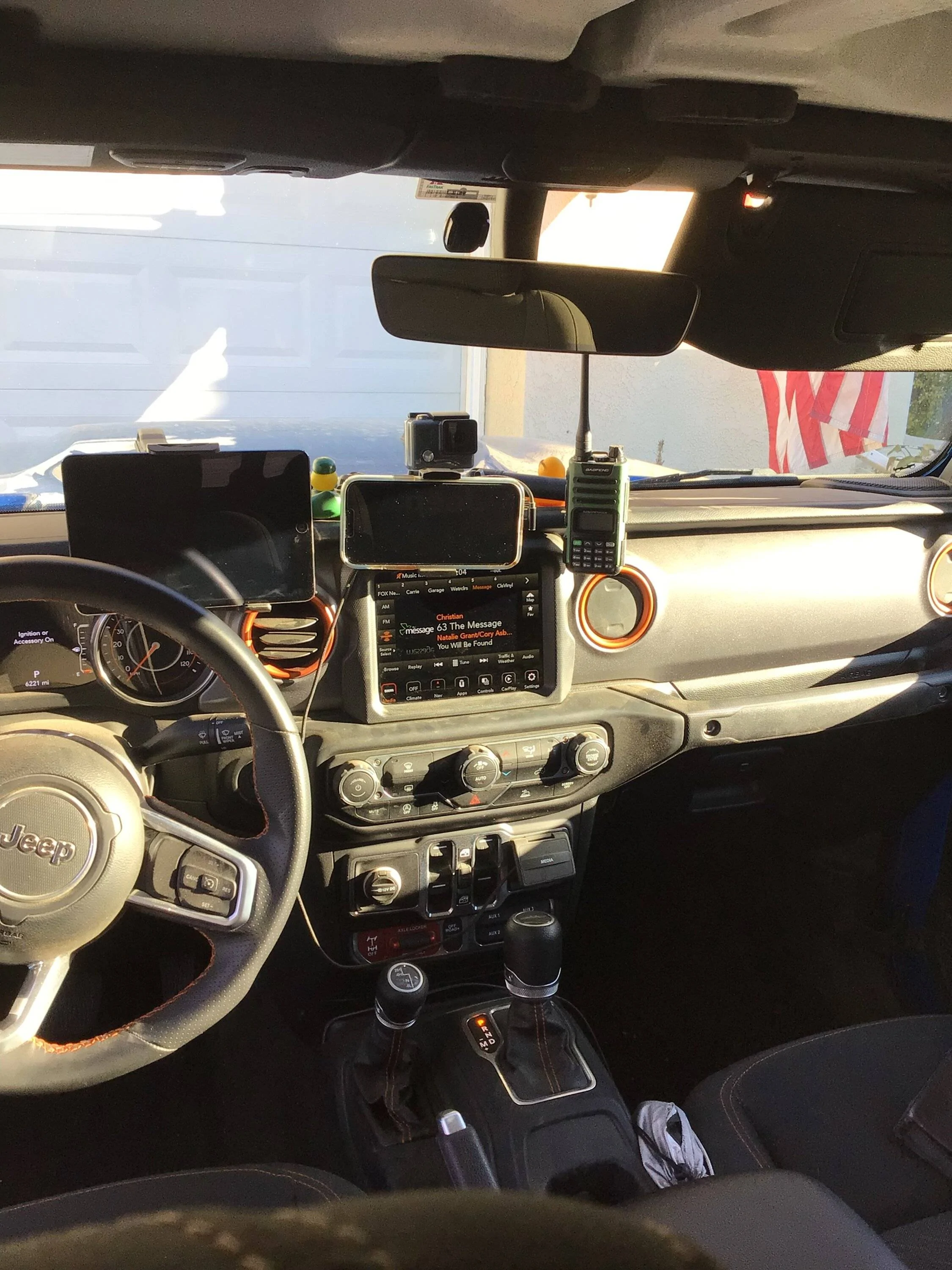 Jeep Gladiator Added Trail Cam with Garmin Tread and 813 Fabrication Dead Pedal IMG_0044