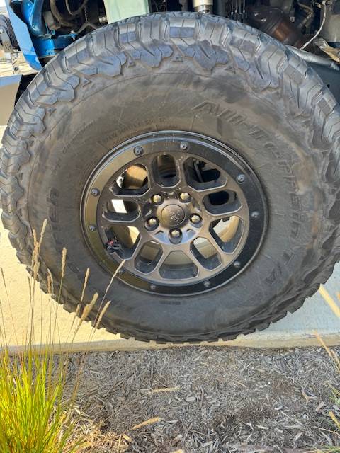 Jeep Gladiator Mopar XR beadlock capable wheels and 37” K02’s IMG_9808