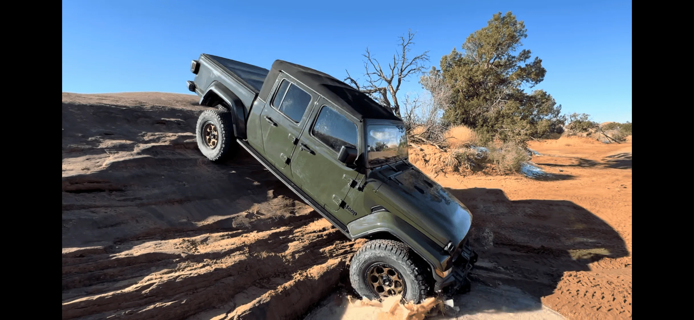 Jeep Gladiator Master Chief ('22 Sport S Max Tow Sarge Green) IMG_9978