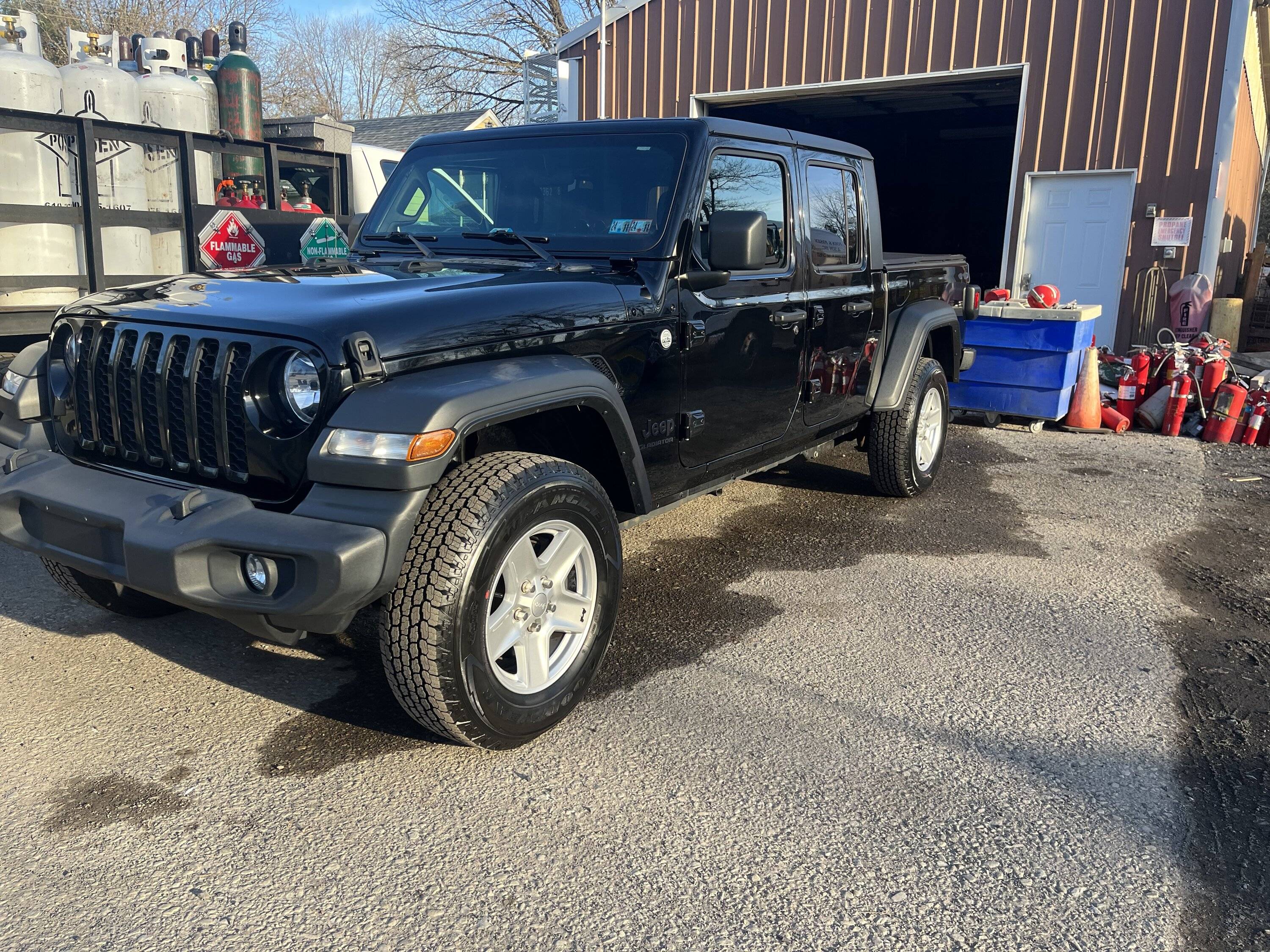 Jeep Gladiator Just picked up my new to me gladiator. Wheel question. IMG_9513