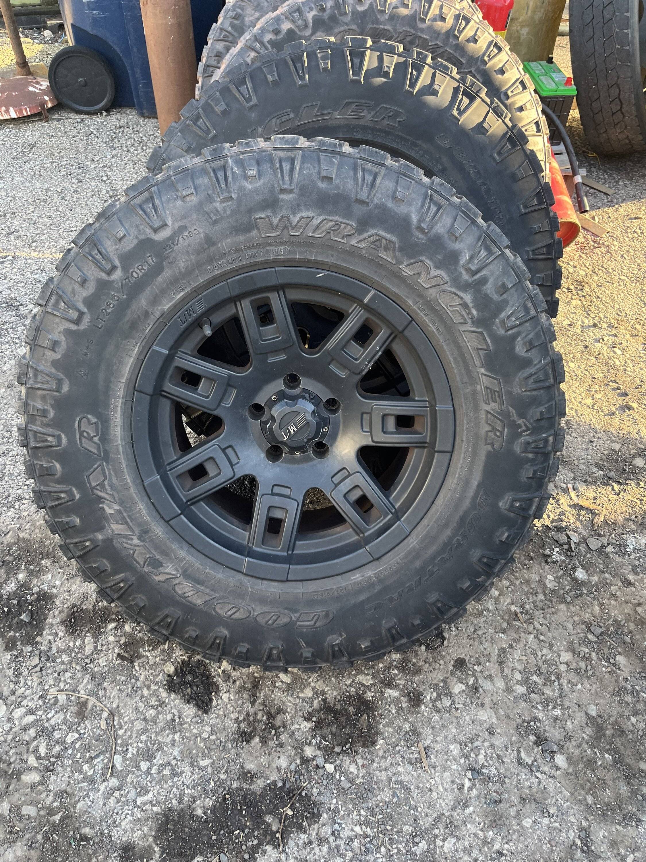 Jeep Gladiator Just picked up my new to me gladiator. Wheel question. IMG_9514