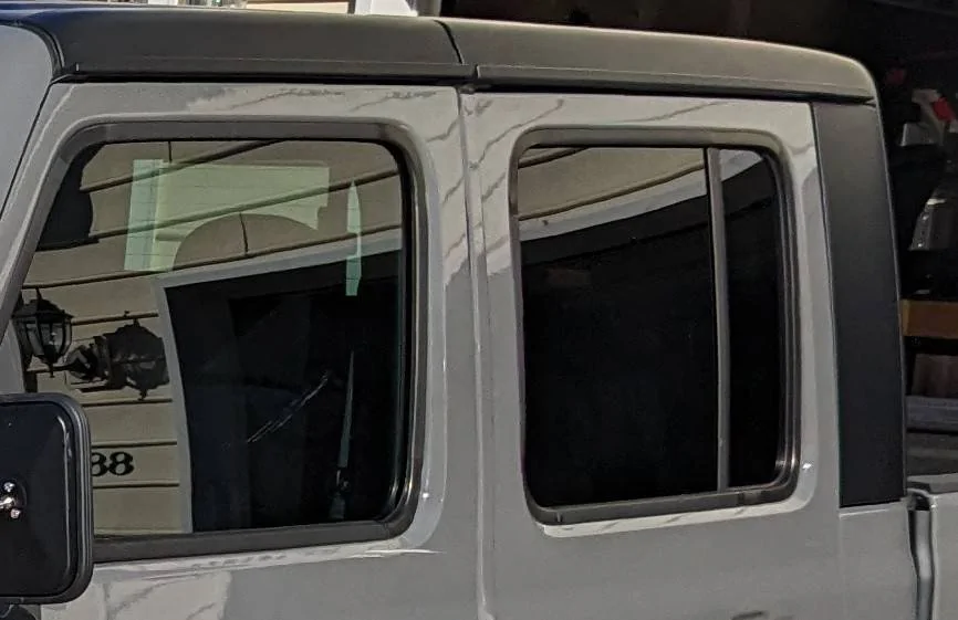Jeep Gladiator '23 Hard top w/tinted window $2000 PXL_20231214_191354456~2