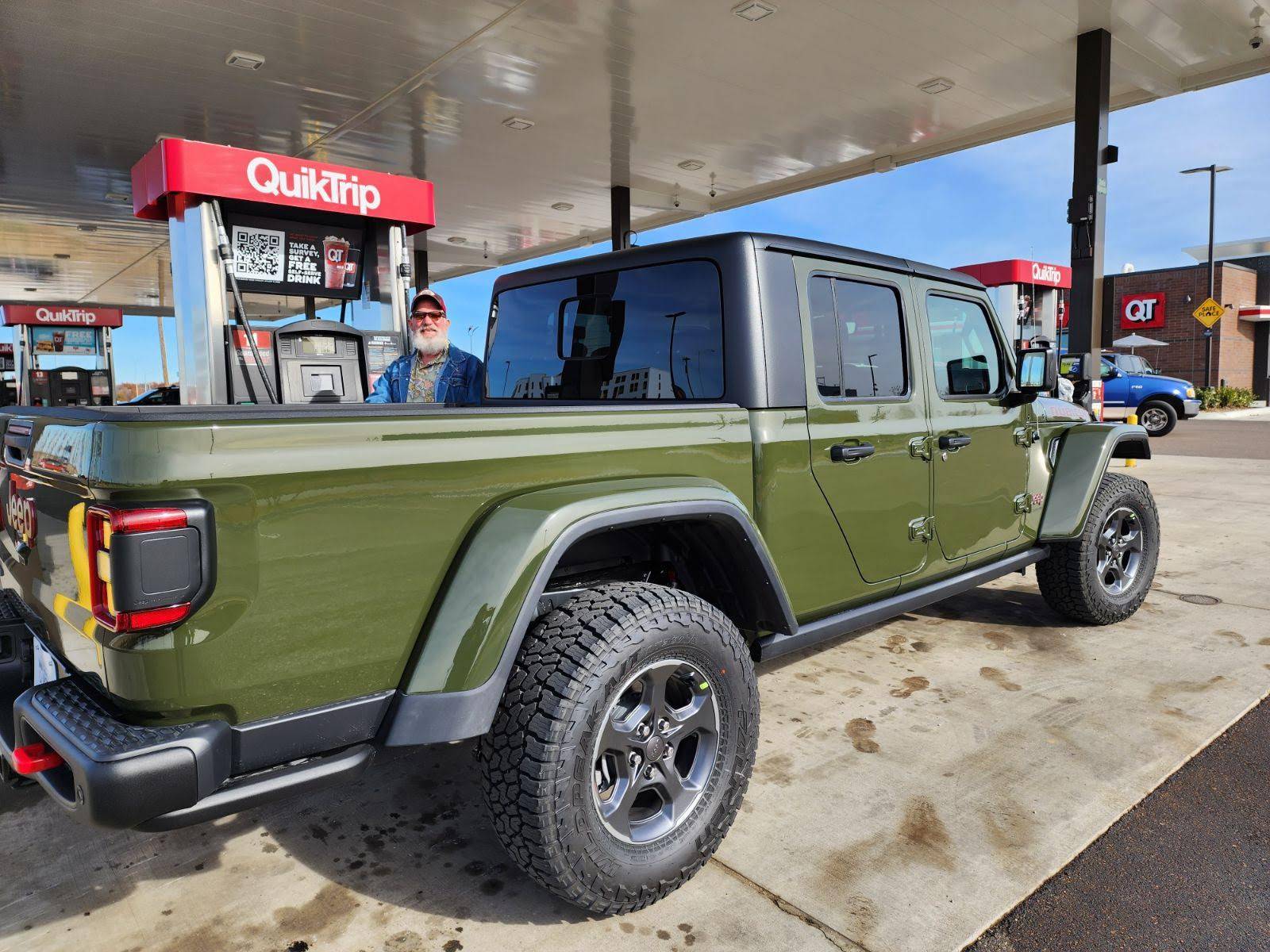 Jeep Gladiator 28 mpg and pricing info on 800 mile trip home from picking up new diesel Rubi Gladiator. Rubi diesel 1