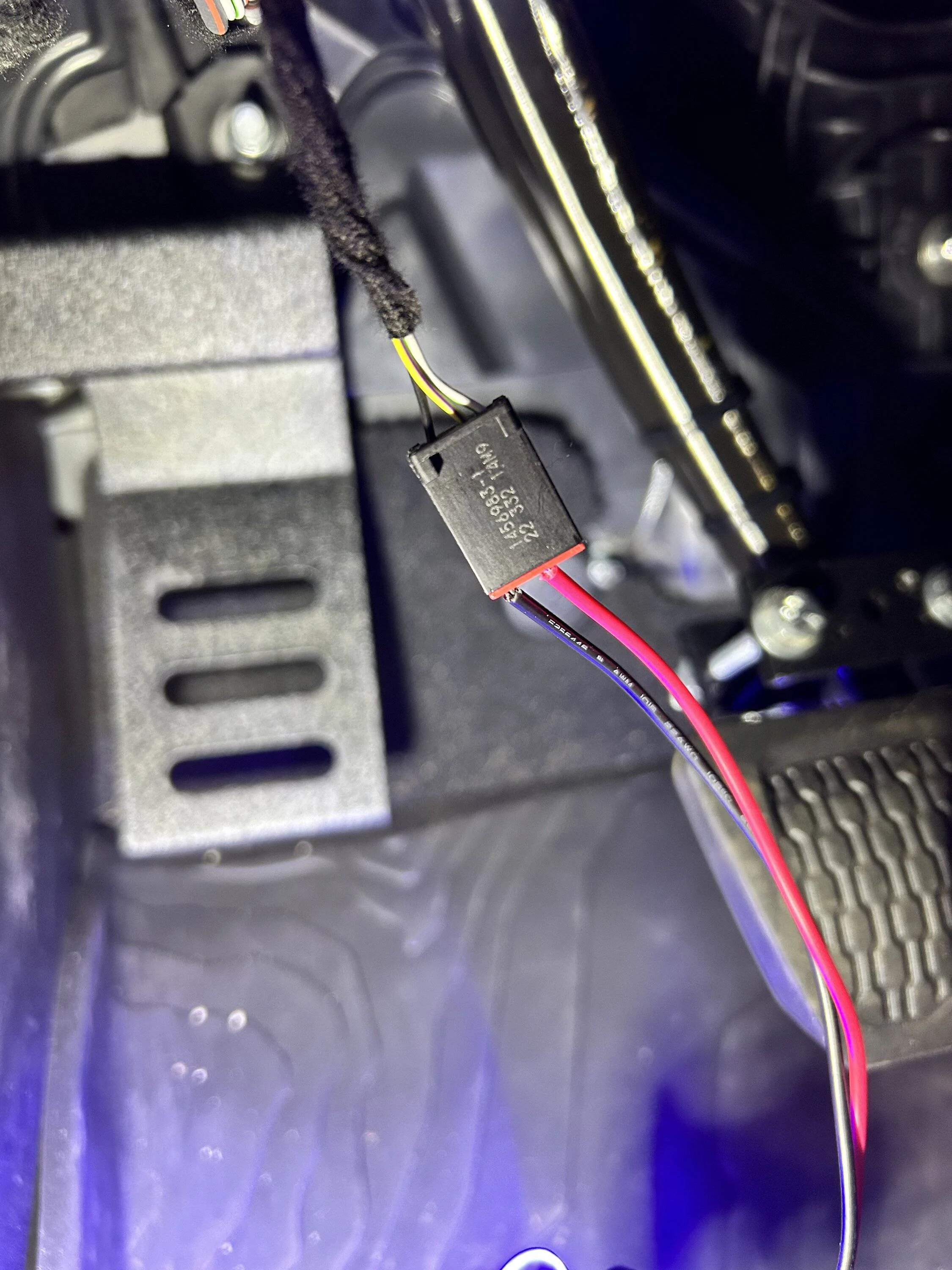 Jeep Gladiator Foot well light bulb Plug