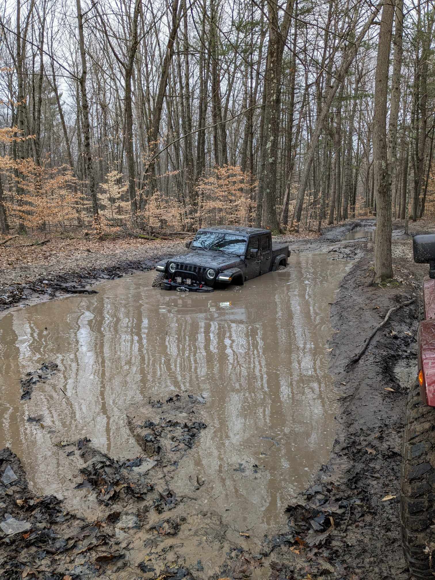 Jeep Gladiator Traction boards - worth hauling or forget about it? received_897452115074436