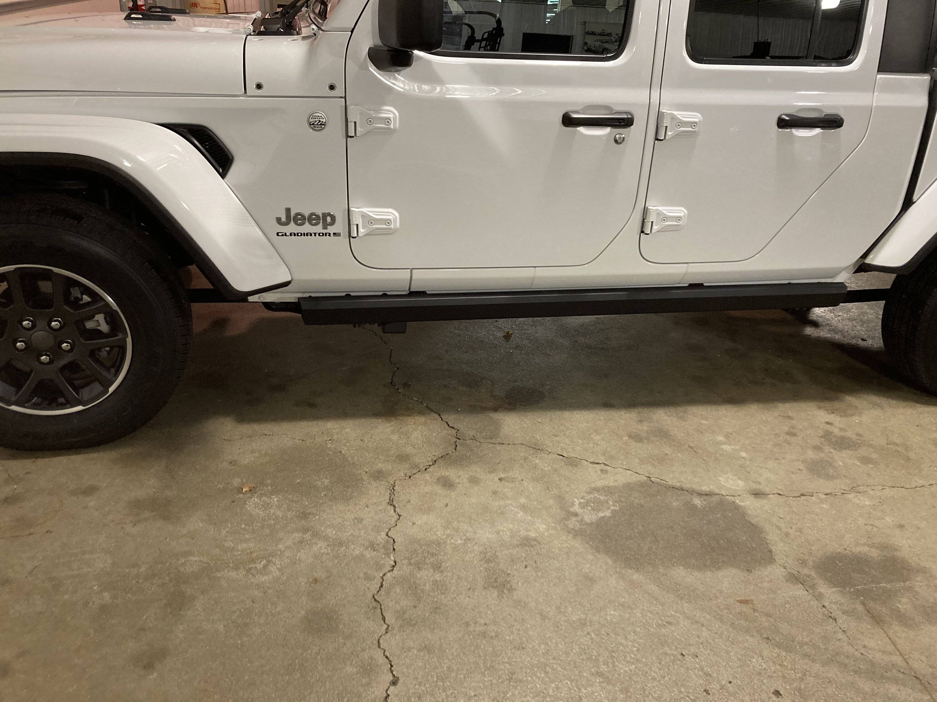Jeep Gladiator Fixed ugly pinch weld IMG_0427