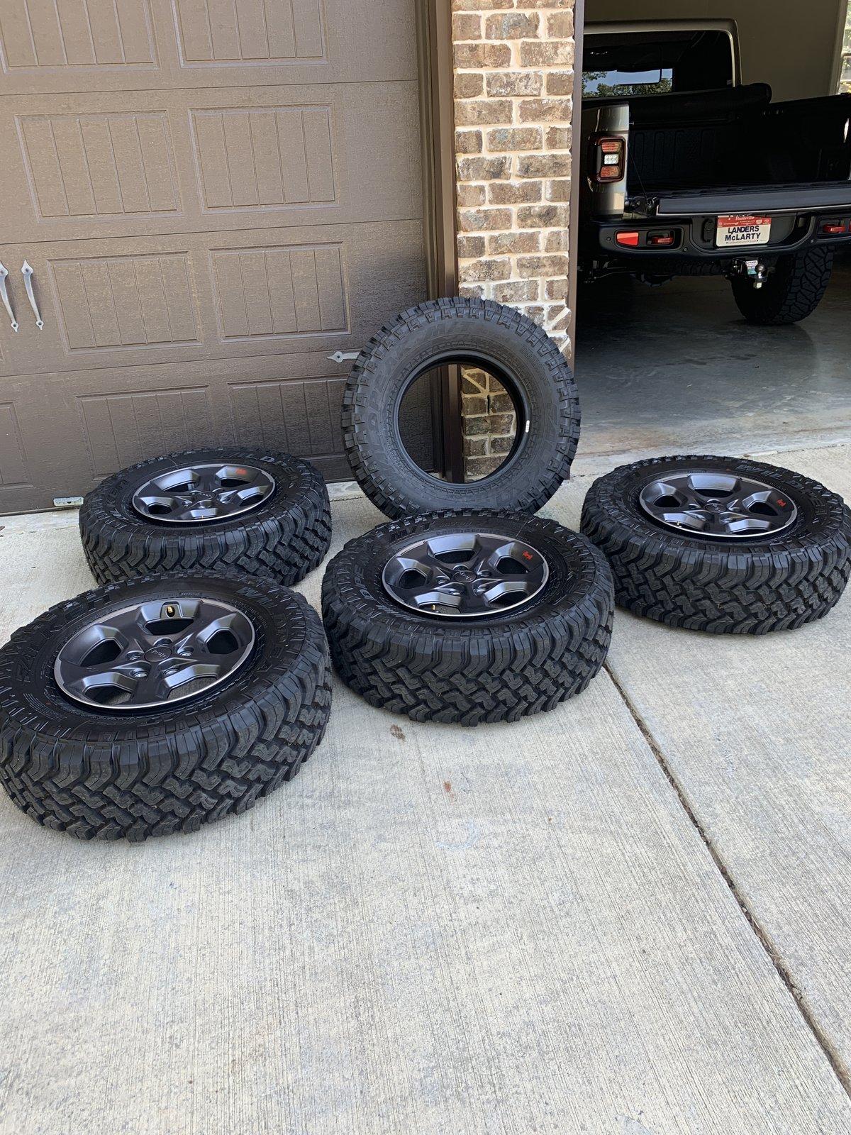 Jeep Gladiator Alabama Gladiator Rubicon Wheel/tire takeoffs for sale 077B97E2-1B46-4508-B880-F312D492C17A