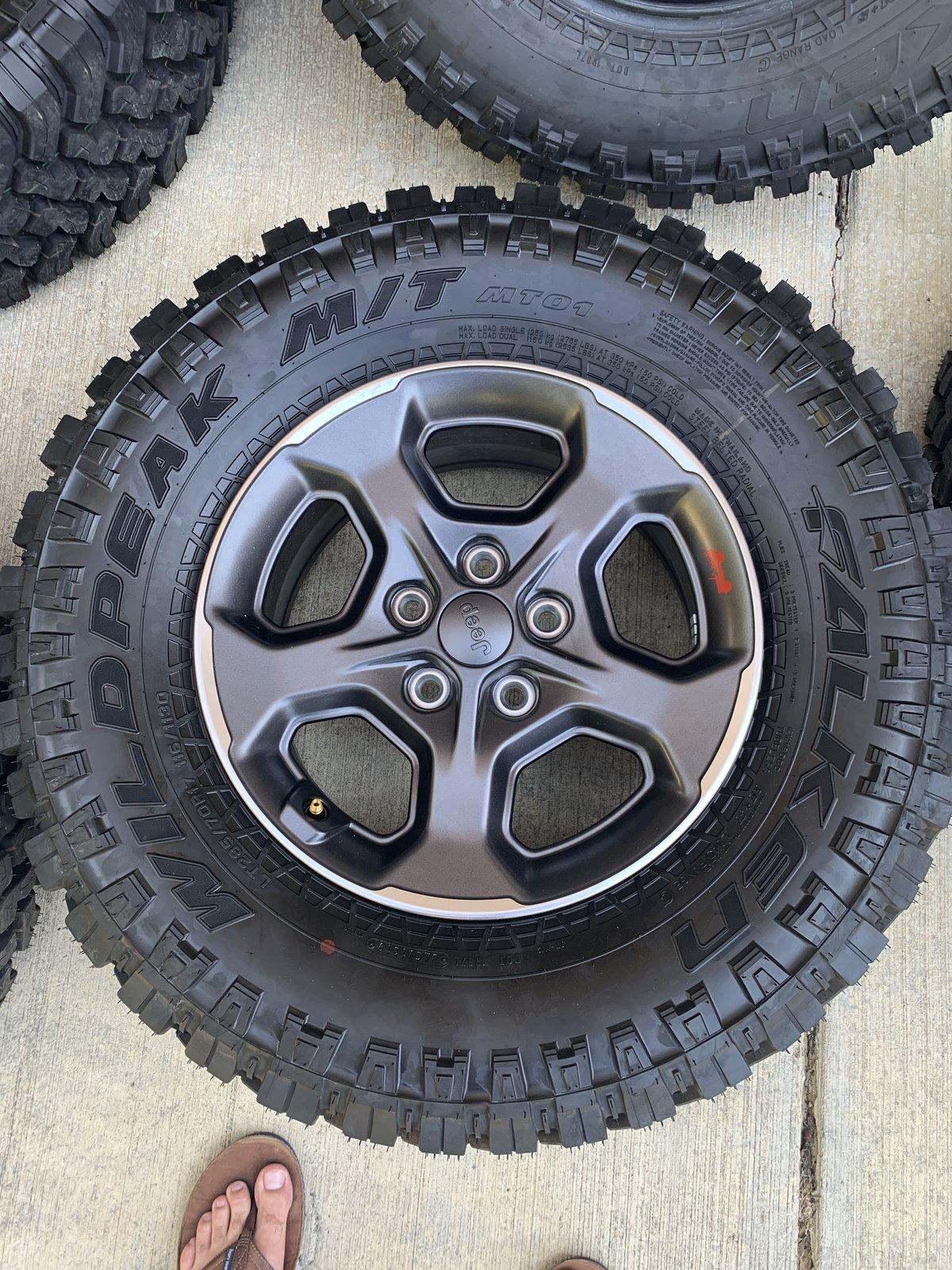 Jeep Gladiator Alabama Gladiator Rubicon Wheel/tire takeoffs for sale 7500055C-2D5E-499A-AB34-45D422C27AE7