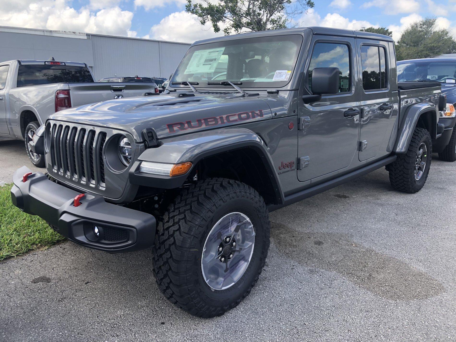 Jeep Gladiator Sting grey owners (future) check in B3CCAF95-56E1-4B7C-965F-E830483C9DA1