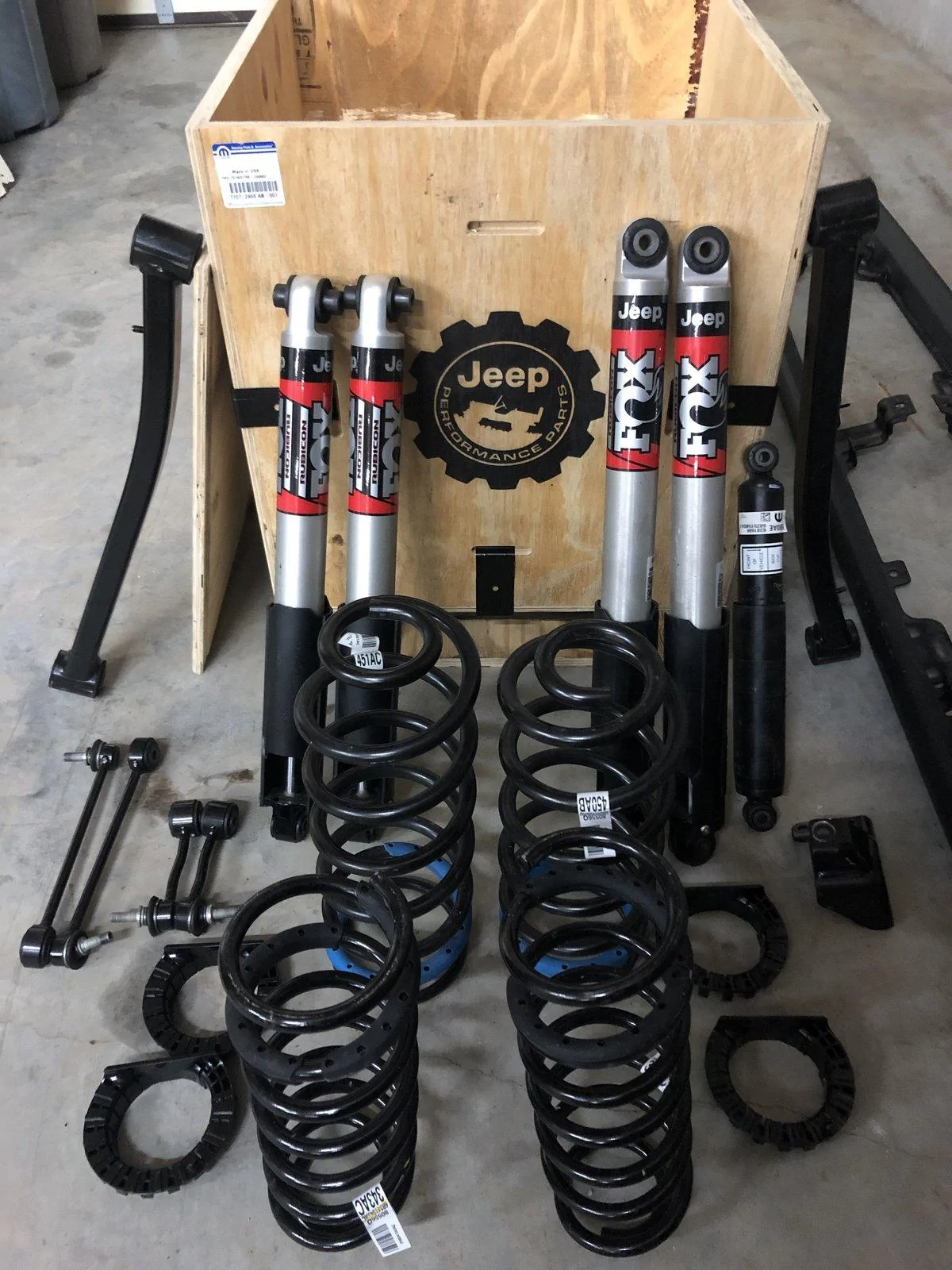 Jeep Gladiator Fox 2.0 shocks and other suspension with rock rails for sale 5B335C6B-E9BC-406D-A2F2-1A0BF87C3D6F
