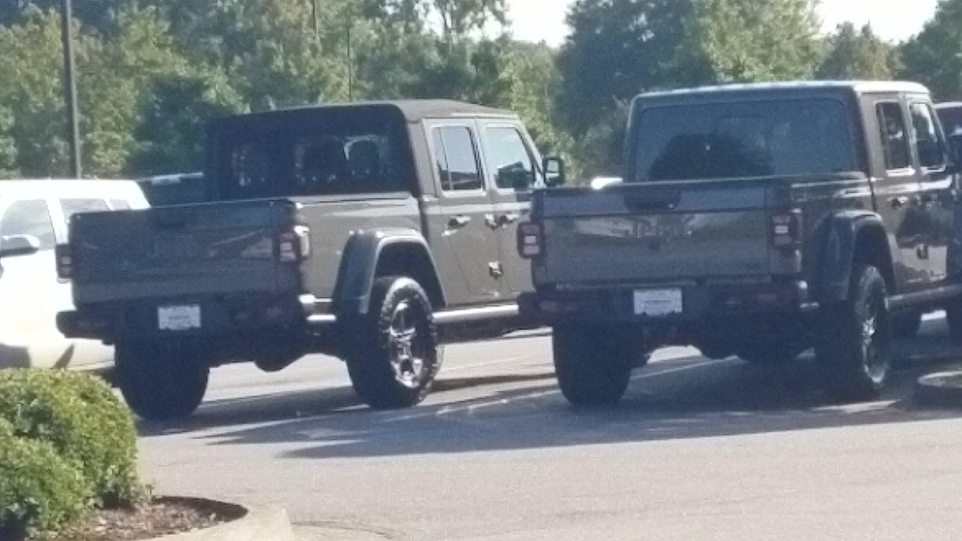 Jeep Gladiator GRANITE CRYSTAL JT Gladiator Club 80E9E5C2-5B00-4633-8F10-10AE2825739E
