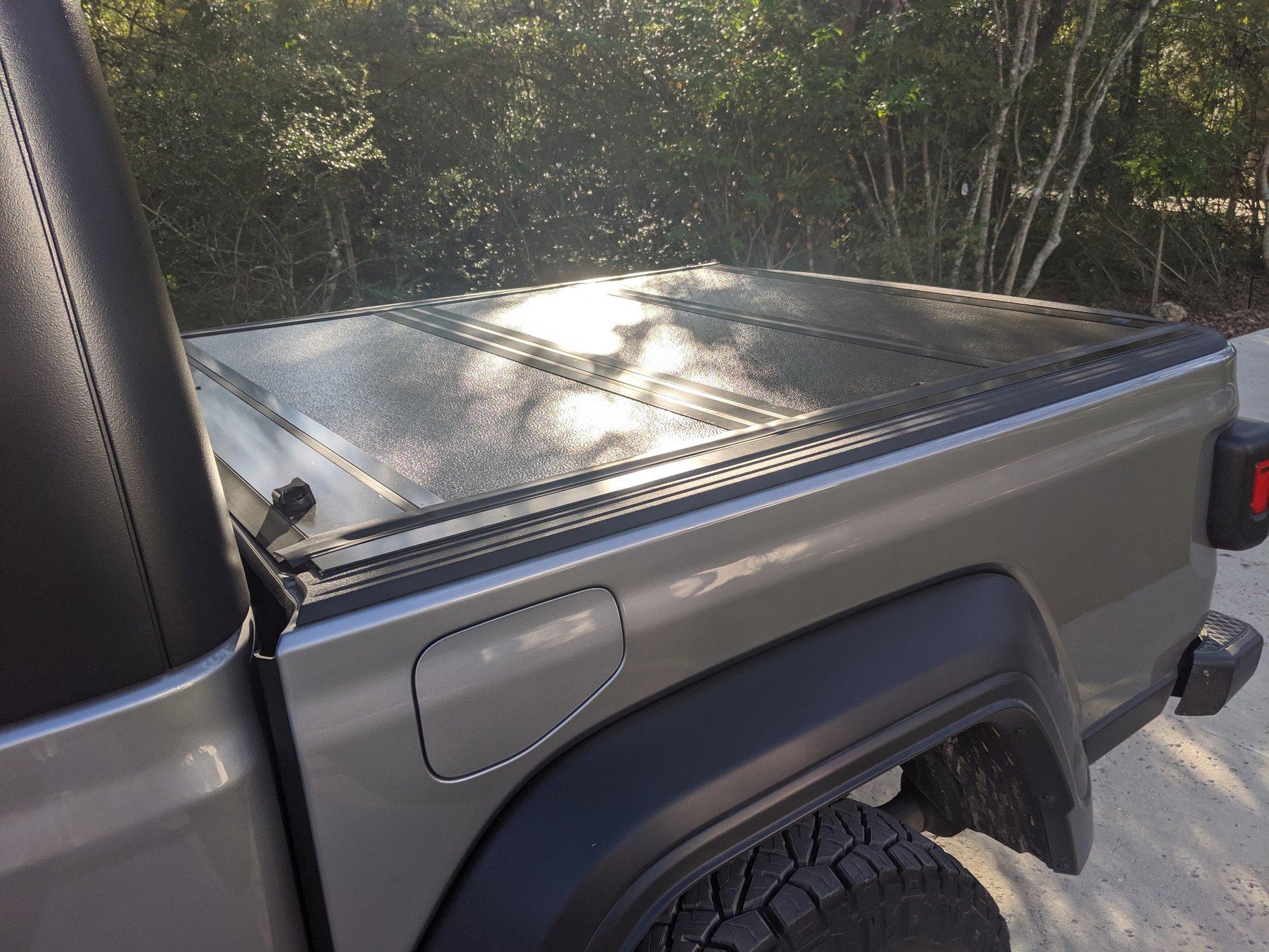 Jeep Gladiator Factory soft bed cover or mopar trifold hard cover ? IMG_20190925_174448