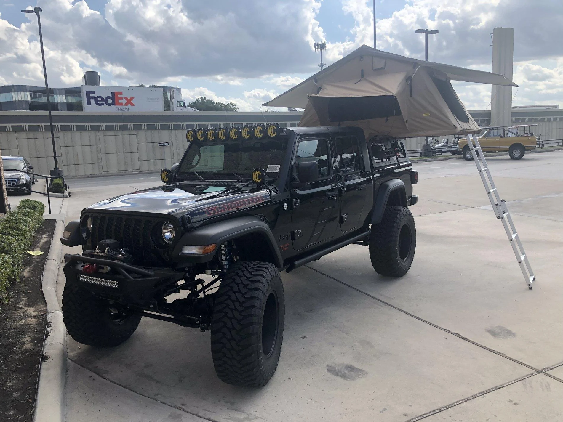 Jeep Gladiator HYDRO BLUE PEARL Gladiator JT Club 36C0D415-F931-4D18-883E-F30A96E59740