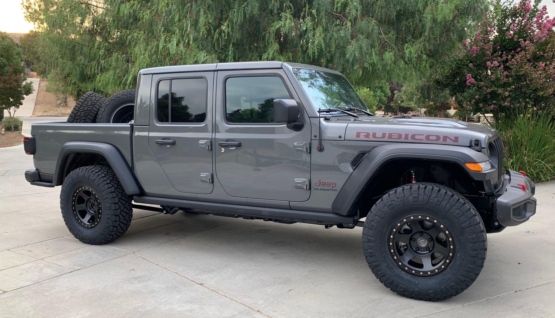 Jeep Gladiator STING GRAY Gladiator JT Club IMG_1711