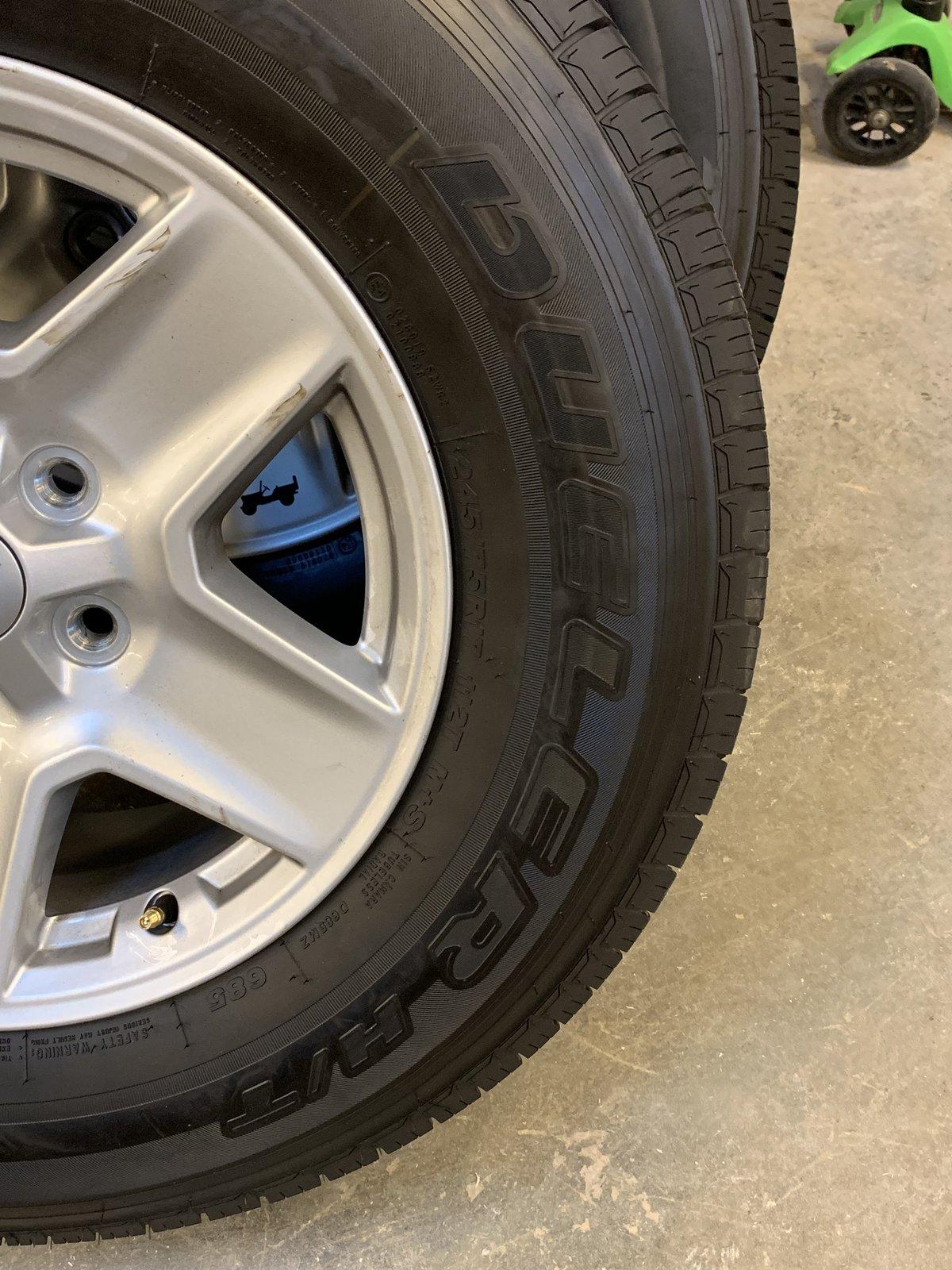 Jeep Gladiator Stock wheels and tires (with TPMS sensors) C5500F35-1C2E-4F29-9CCA-8DEB5CDE5663