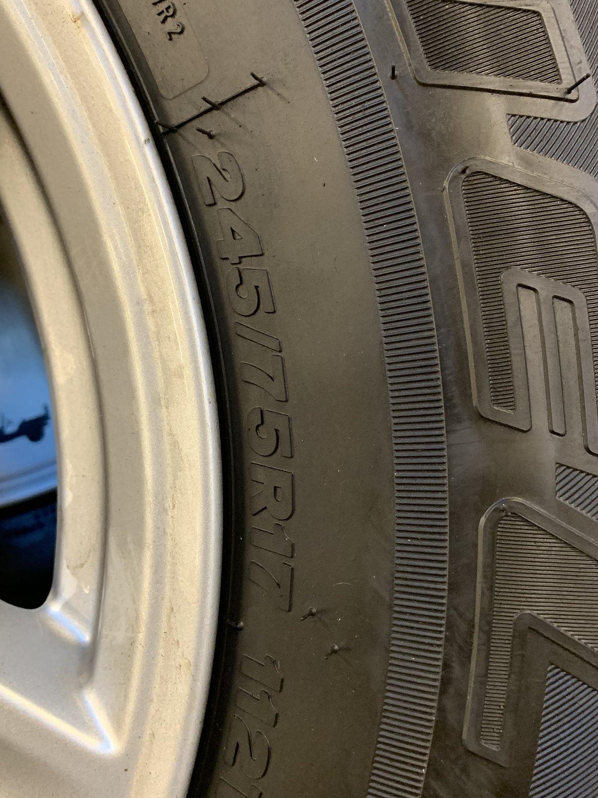 Jeep Gladiator Stock wheels and tires (with TPMS sensors) 72FC85BB-D6E9-4B73-AAEF-2B07467B2943