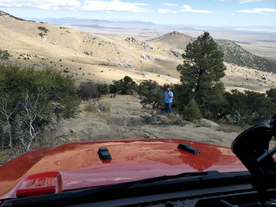 Jeep Gladiator Running the entire expanse of the Great Salt Lake nc_oc=AQnCT_JmiZMrwDLUhskeJySObuxOjqGjkRCPLX1HfJbmuBQS28WdfVClPBInF43WTR4&_nc_ht=scontent-sjc3-1