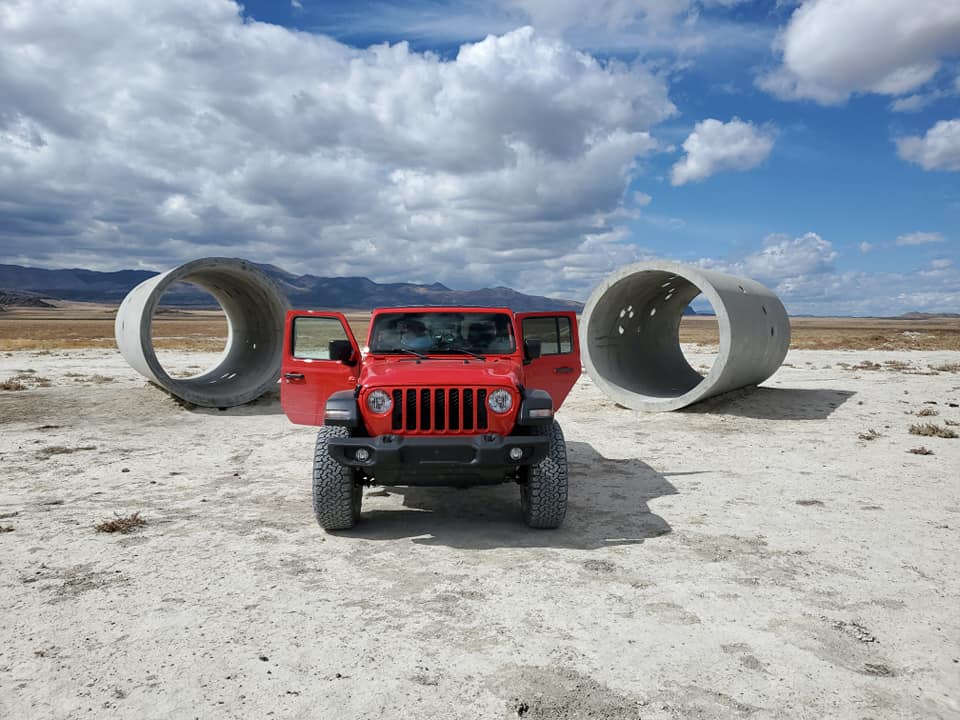 Jeep Gladiator Running the entire expanse of the Great Salt Lake nc_oc=AQkqaNfmW6w7XlRyamKI4cAih_9PeP_wIGNtT13p9f07NtcVf3KVO8ljg2WyLsX7-6A&_nc_ht=scontent-sjc3-1