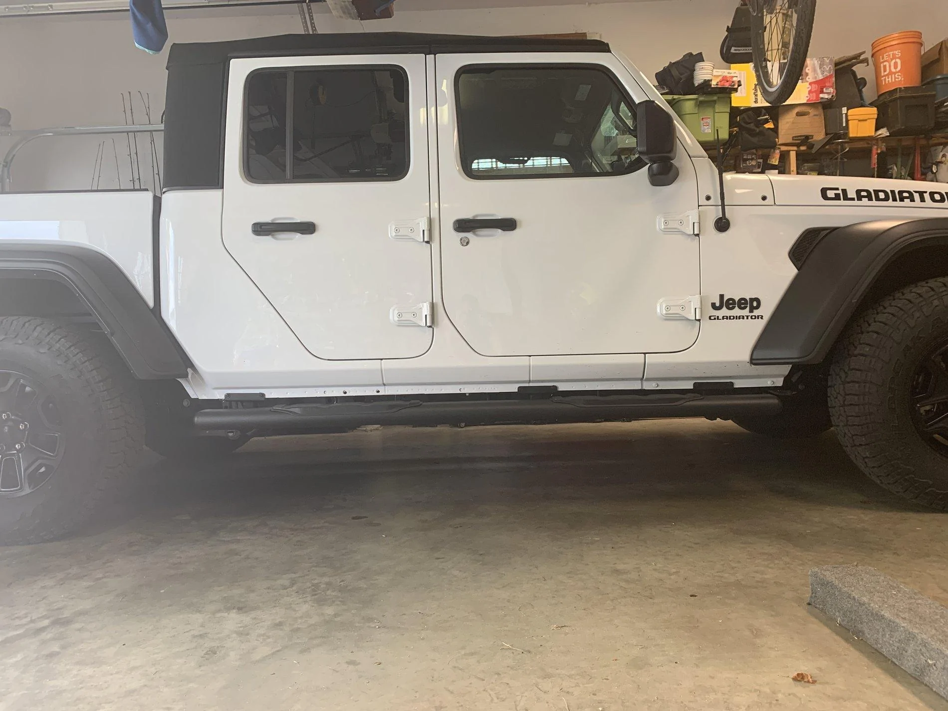 Jeep Gladiator Go rhino 5” 1000 series nerf bars 96324899-7E07-483D-B320-16845ACE3B6F