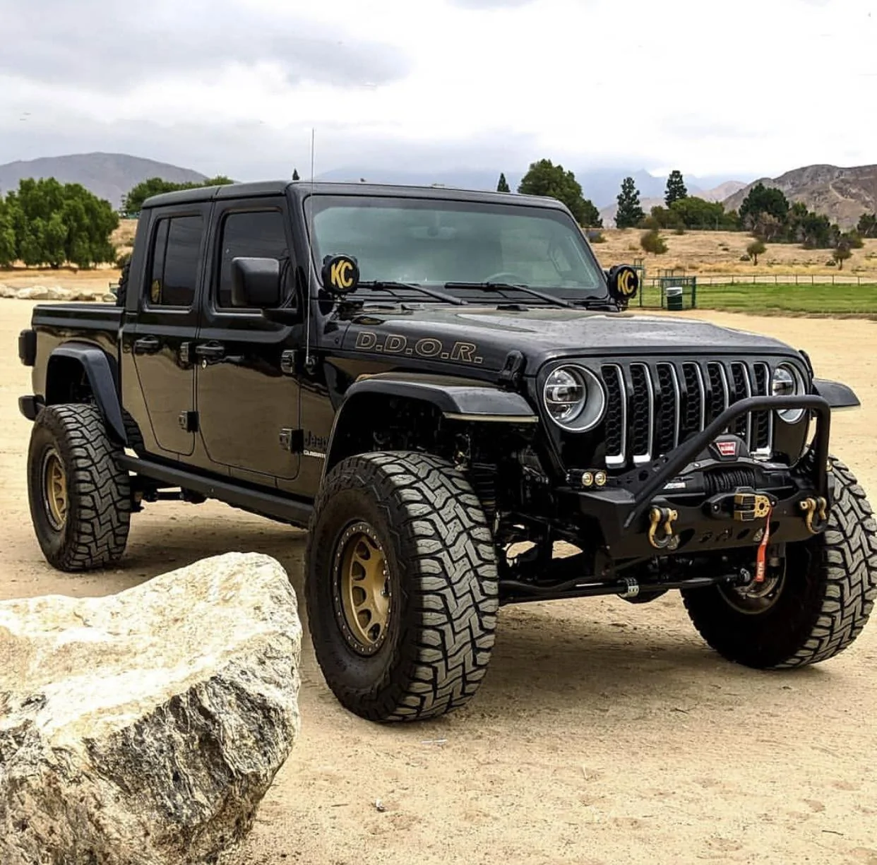 Jeep Gladiator BLACK Gladiator JT Club E6F23F13-4B28-4C97-9AA1-CE7E69D0AFB6