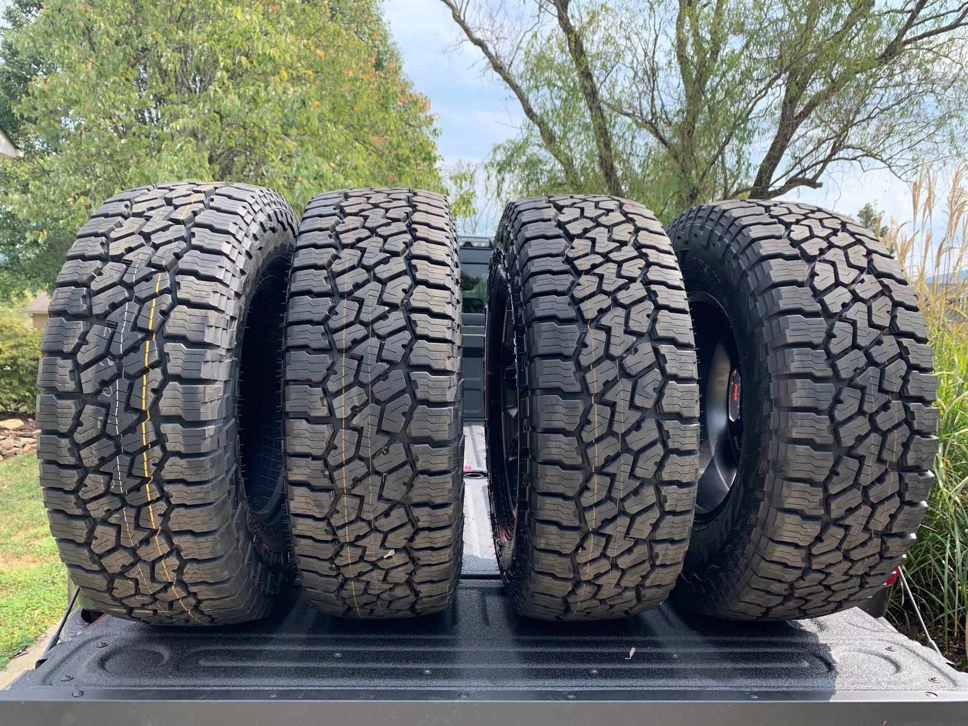 Jeep Gladiator Rubicon Take Offs <10 miles (4) wheels (5) A/T Falkens tires5