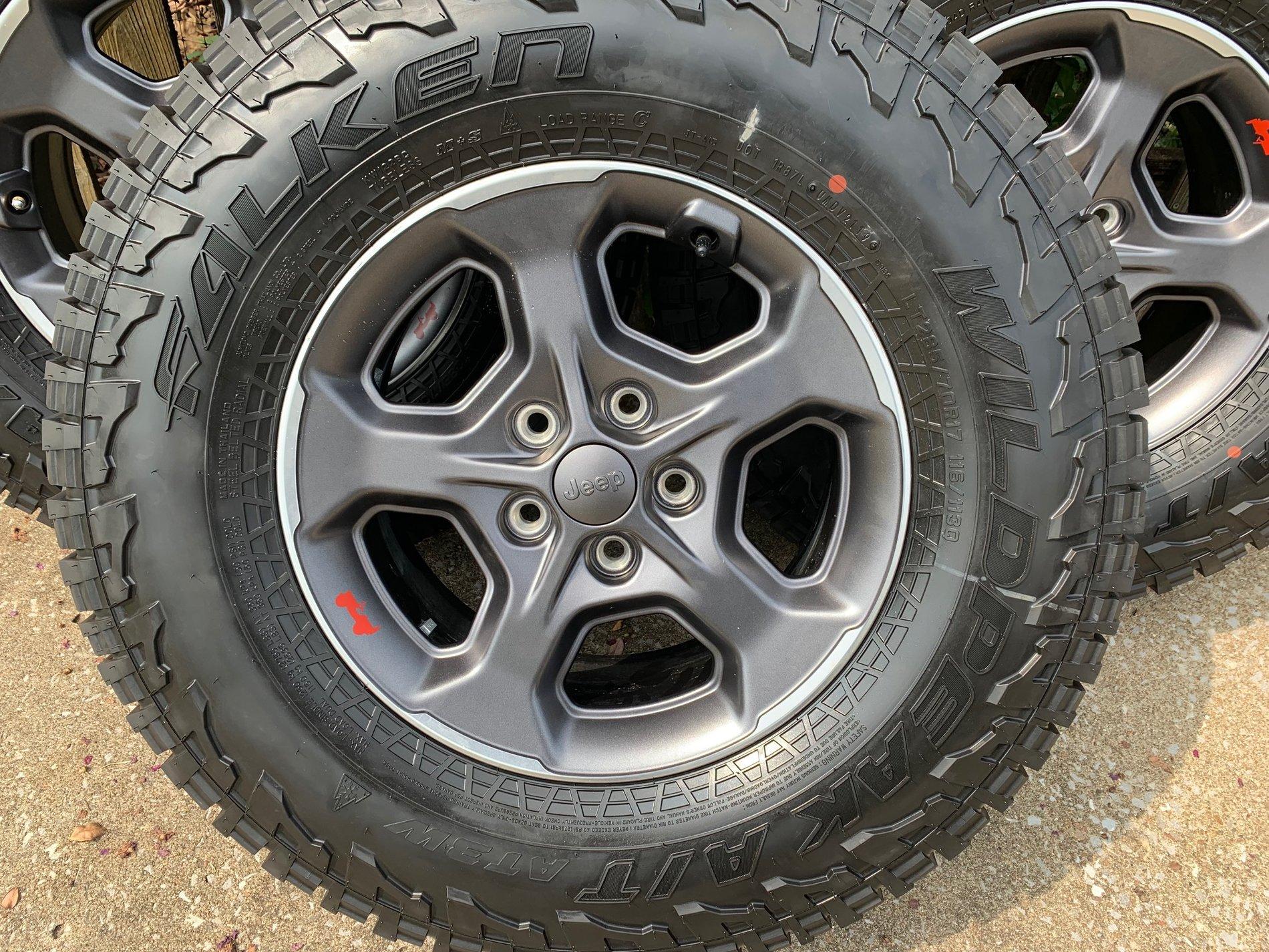 Jeep Gladiator Rubicon Take Offs <10 miles (4) wheels (5) A/T Falkens tires6