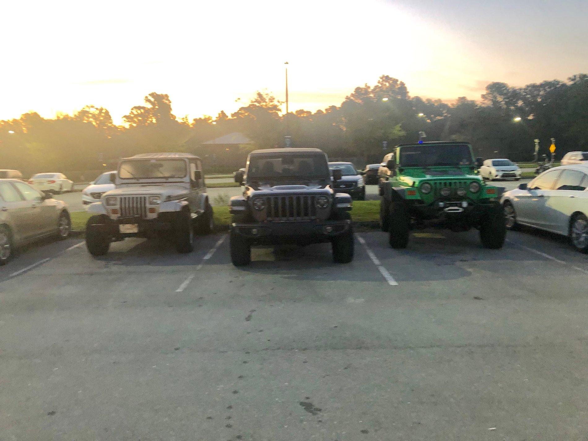 Jeep Gladiator Jeeps Parking Next To Jeeps IMG-7252.JPG