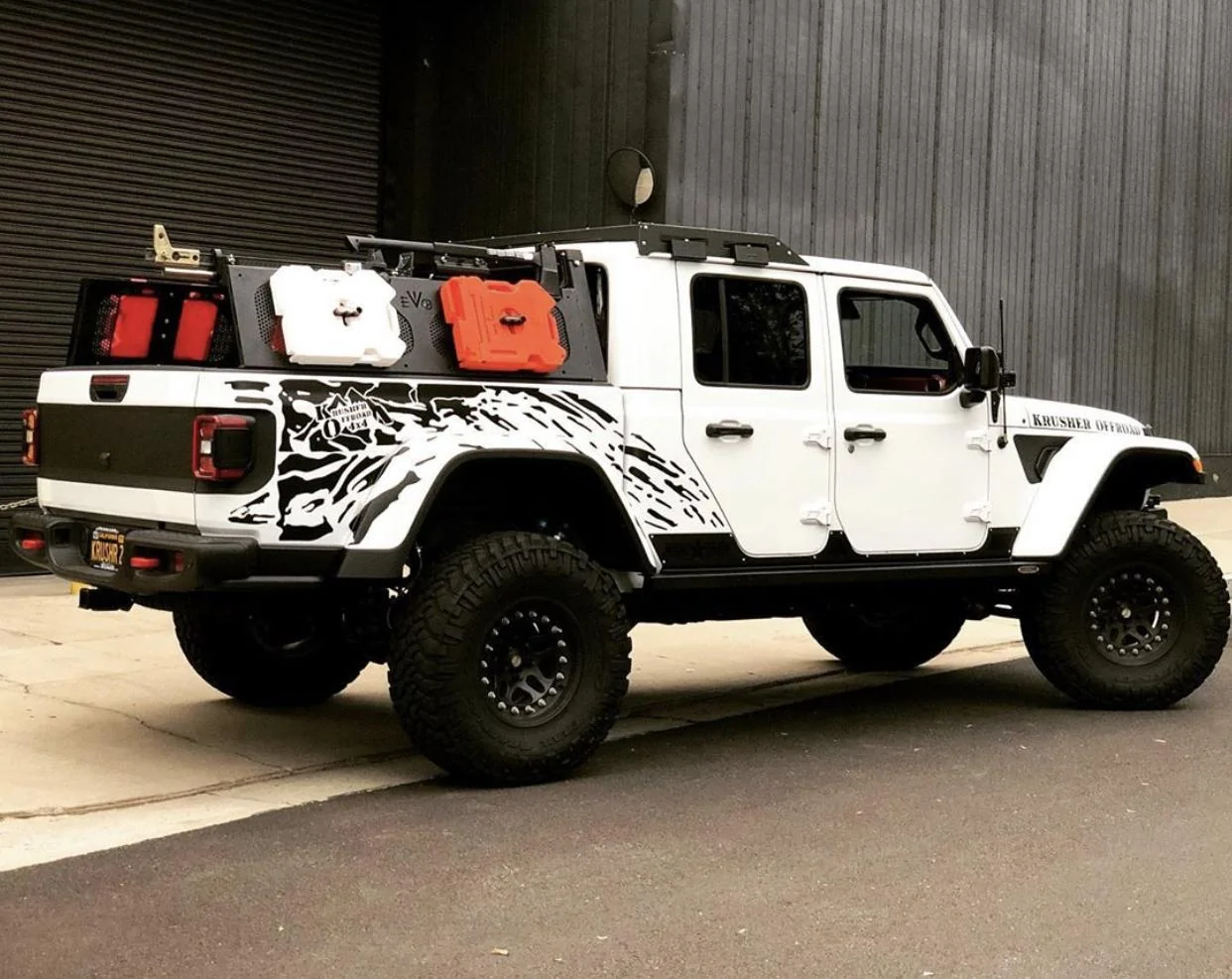 Jeep Gladiator BRIGHT WHITE Gladiator JT Club DE19AD7B-C4D7-4554-9E93-C6ECDED3F40D