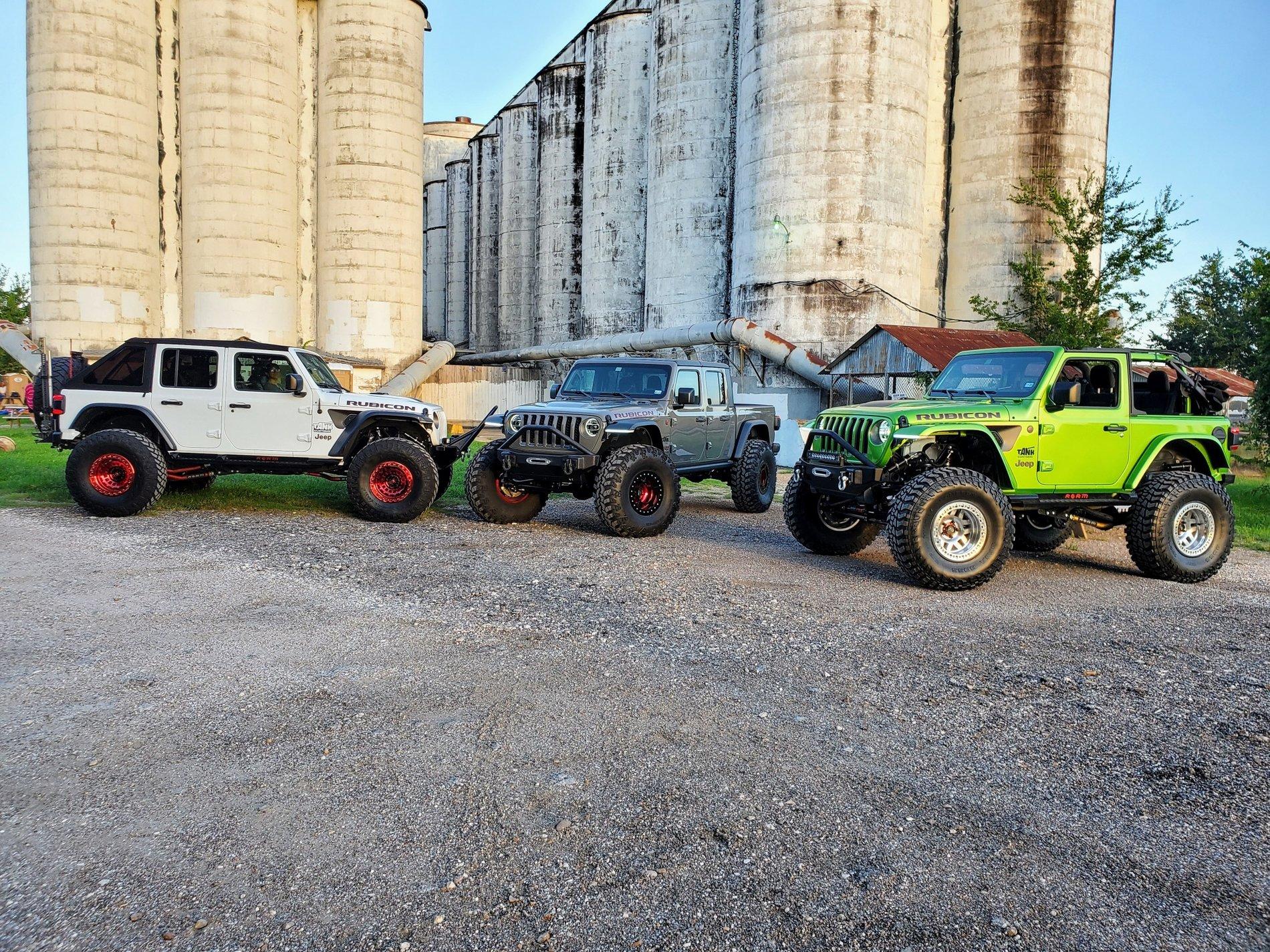 Jeep Gladiator Post your family photos 20190929_183909~2_resized