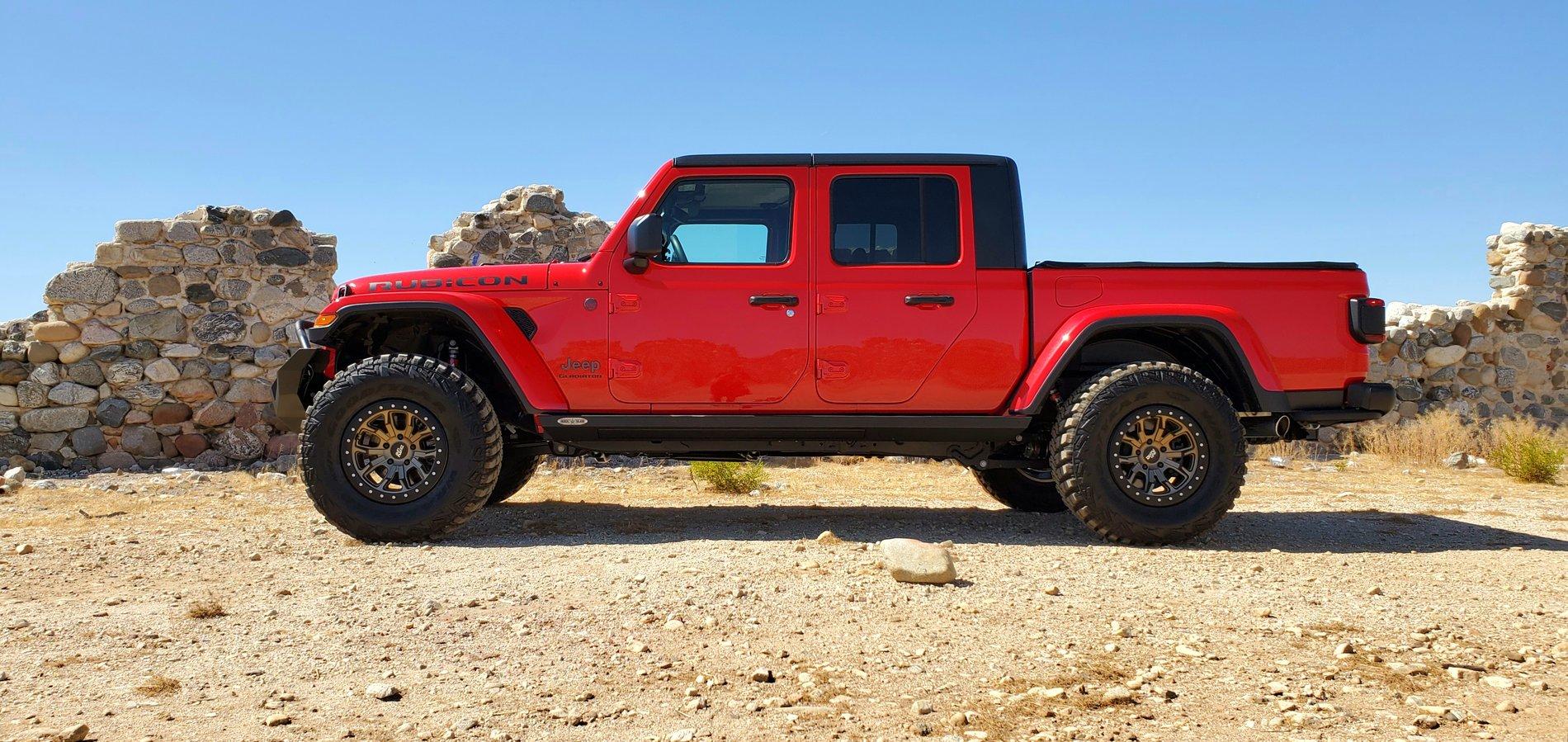 Jeep Gladiator FIRECRACKER RED Gladiator JT Club 20190929_180746