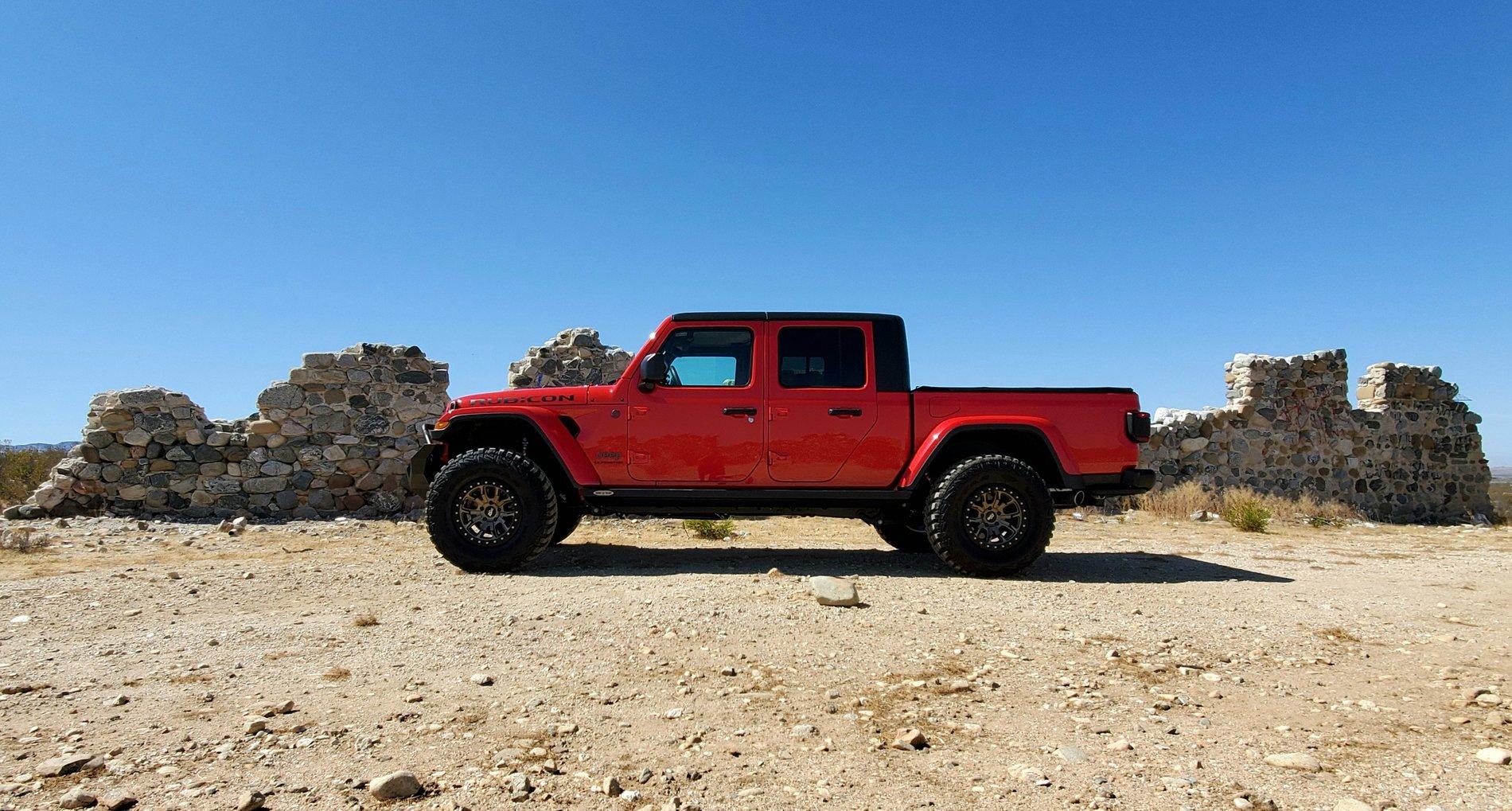 Jeep Gladiator FIRECRACKER RED Gladiator JT Club 20190929_180700