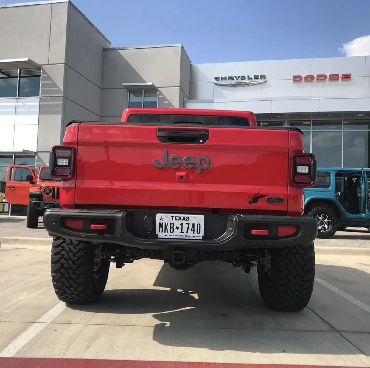 Jeep Gladiator FIRECRACKER RED Gladiator JT Club 8A6EE80A-560F-4C00-B71E-76D8F1898617