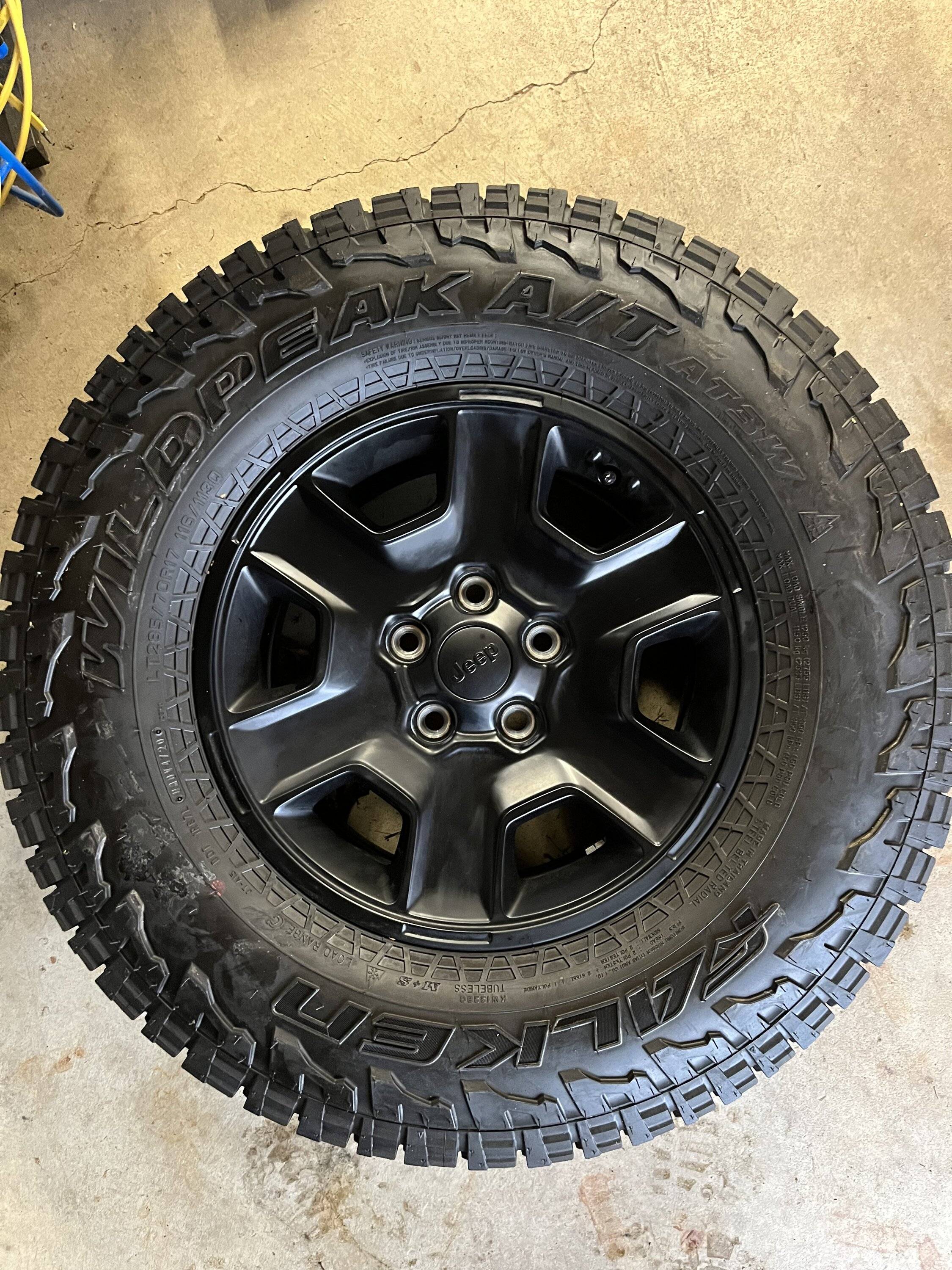 Jeep Gladiator Set of 4 Mojave wheels and Falken Wildpeak AT3 33” with TPMS. Like new. Buffalo, NY $1,000 IMG_8014