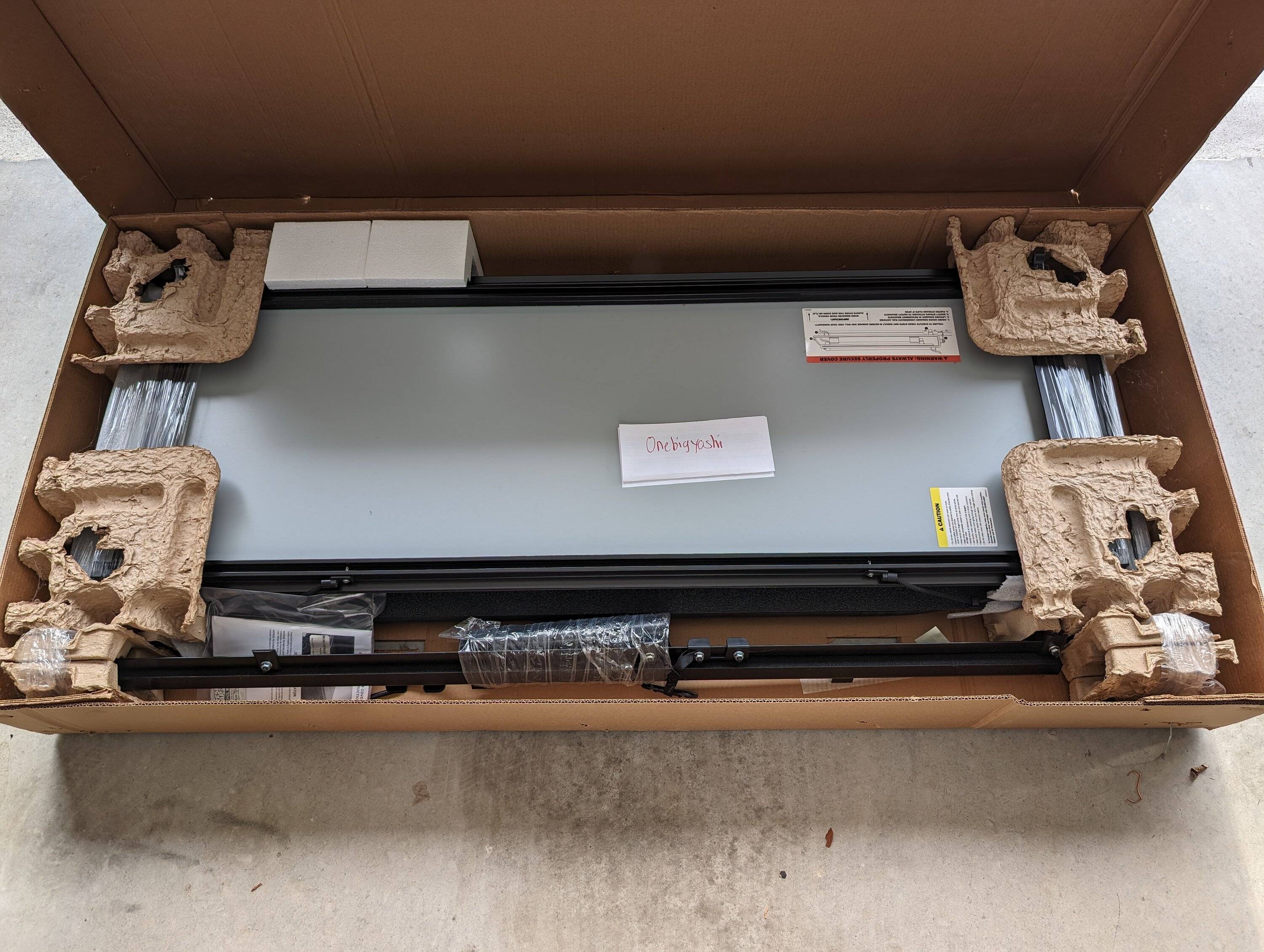 Jeep Gladiator Brand New Lomax Hard Tri-Fold Tonneau Cover PXL_20231220_201903043