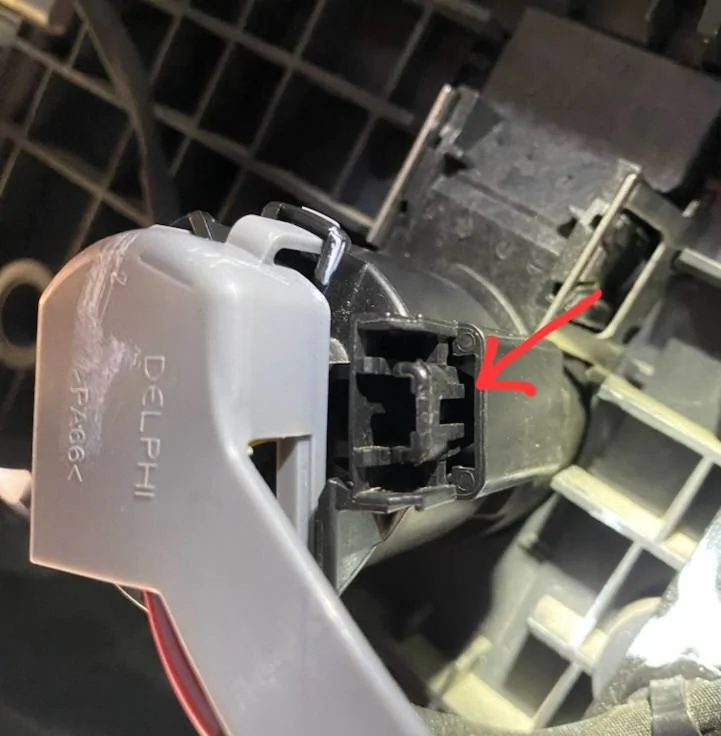 Jeep Gladiator Help with HitchMount LED pod light install 7pin_connector